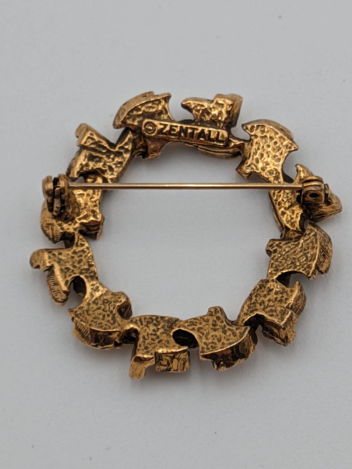 Vintage ROBERT ZENTALL Brutalist Metal Abstract Brooch Gold Tone Round Wreath