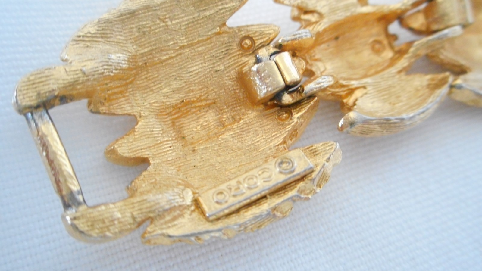 Signed “Coro” Matte Textured Gold-tone Metal Safety chain (Ar
