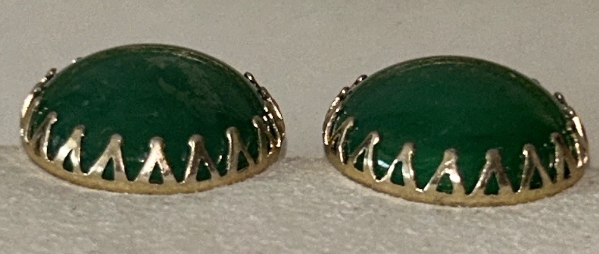 Vintage Hong Kong Green Lucite Cabochon Clip Earrings Gold Tone Faux Jade 60’s