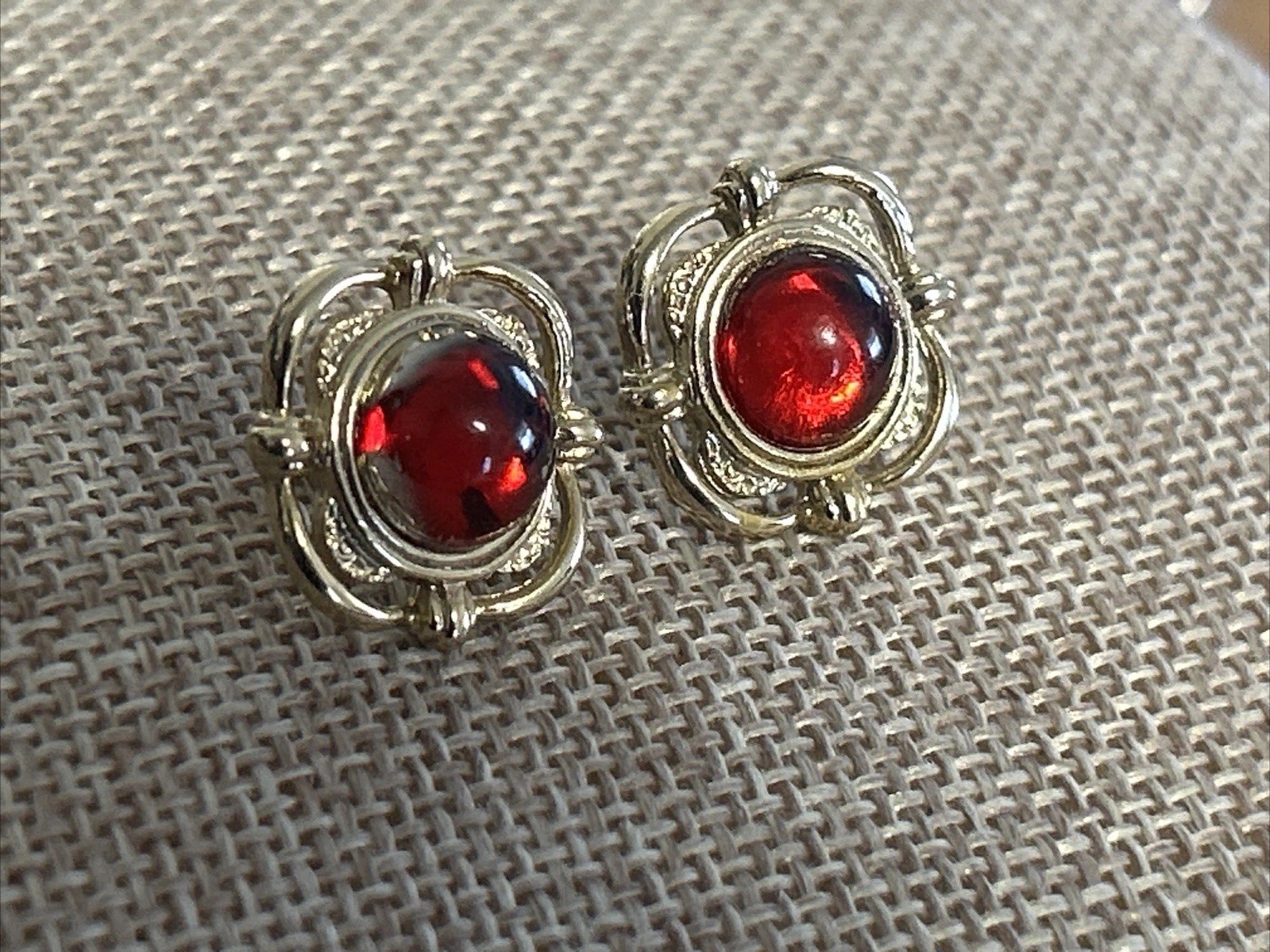 Vintage Gripoix Style Cabochon Earrings Clip On Red Gold Tone Ornate Frame VTG
