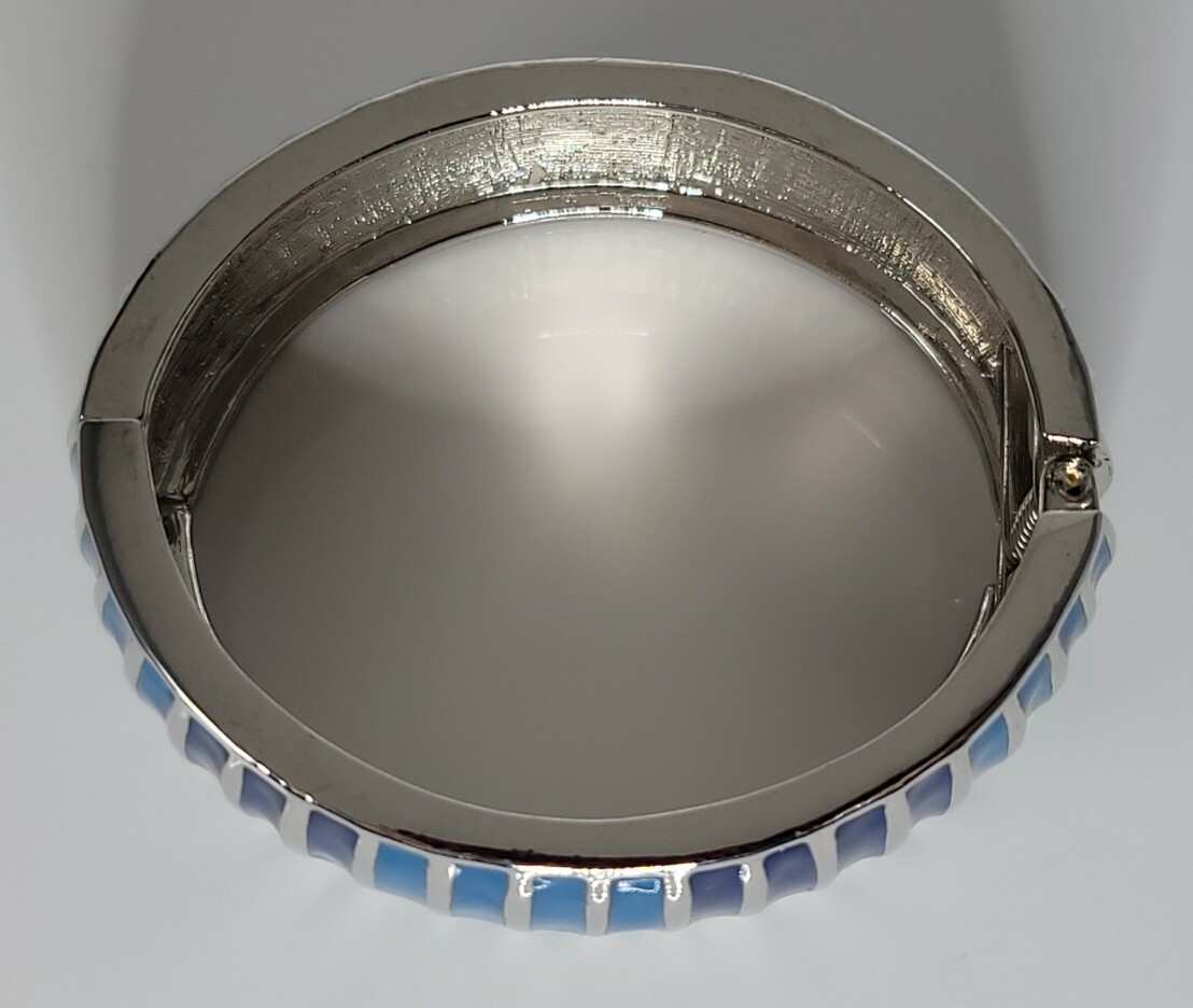 Vintage 6.5 ” Blue Tones Enamel On Silvertone Hinged Cuff Bracelet