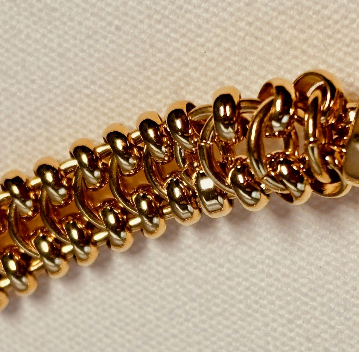 Vintage MONET Gold Tone Chunky Chain Crescent Necklace ~ Adj. 17″-18″