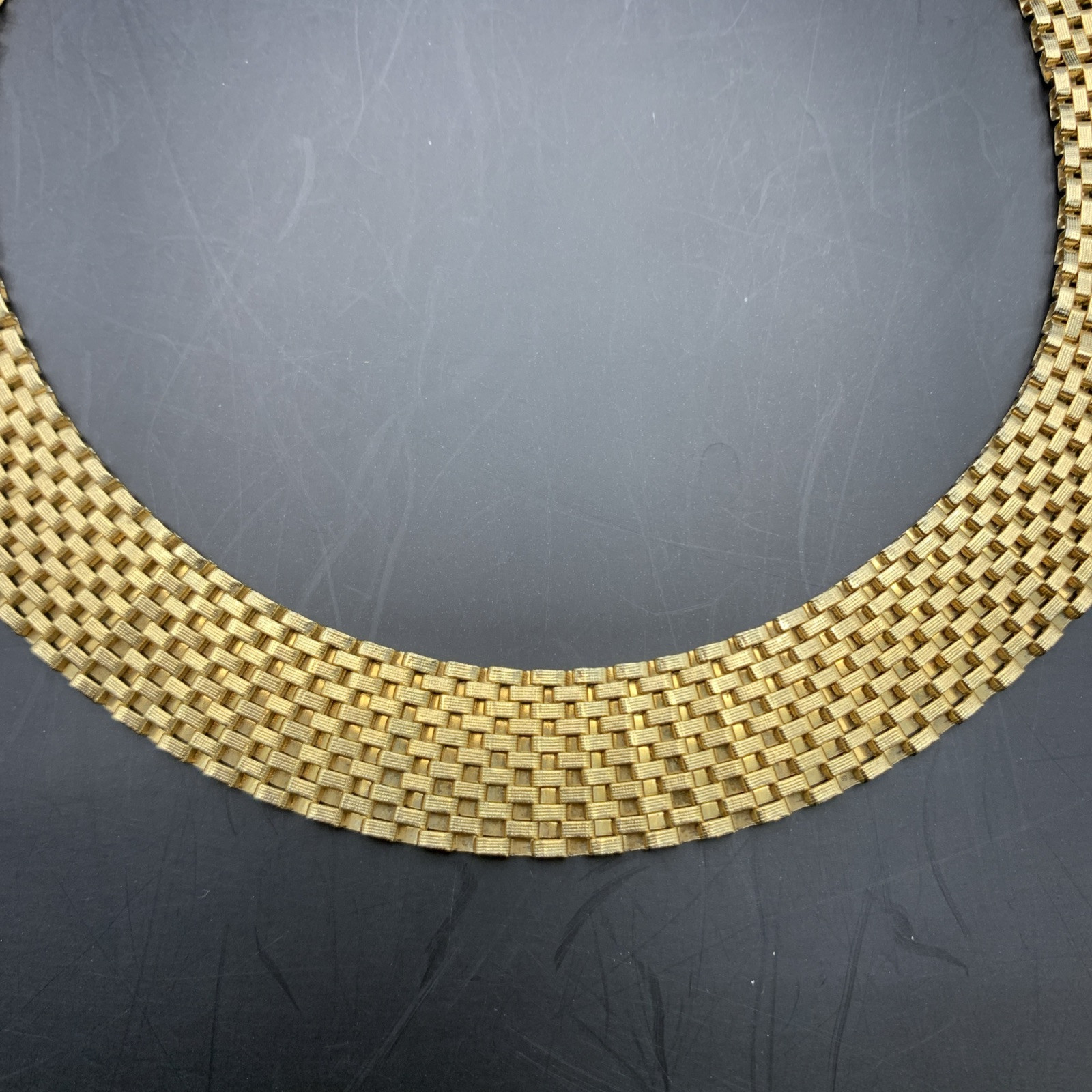 Gold Tone Flat Mesh Collar Necklace Classic 16.5 Inch Vintage