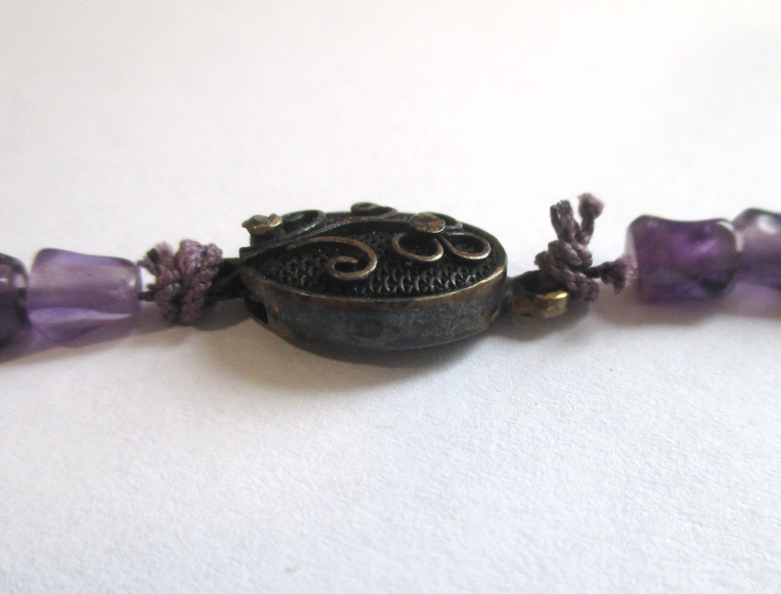 26in VINTAGE CHINESE EXPORT AMETHYST BEAD NECKLACE STERLING SILVER FLOWER CLASP