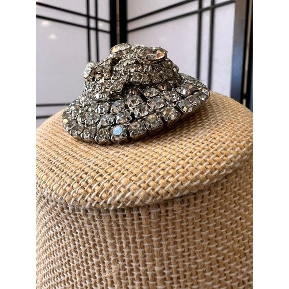 Vintage Brooch Clear Faceted Crystals Chunky Over The Top 3D Beauty 2″D