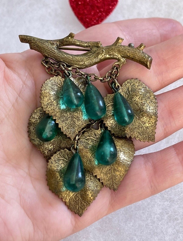 Antique brooch large Grapes brooch 1920-30s Vintage green glass beautiful
