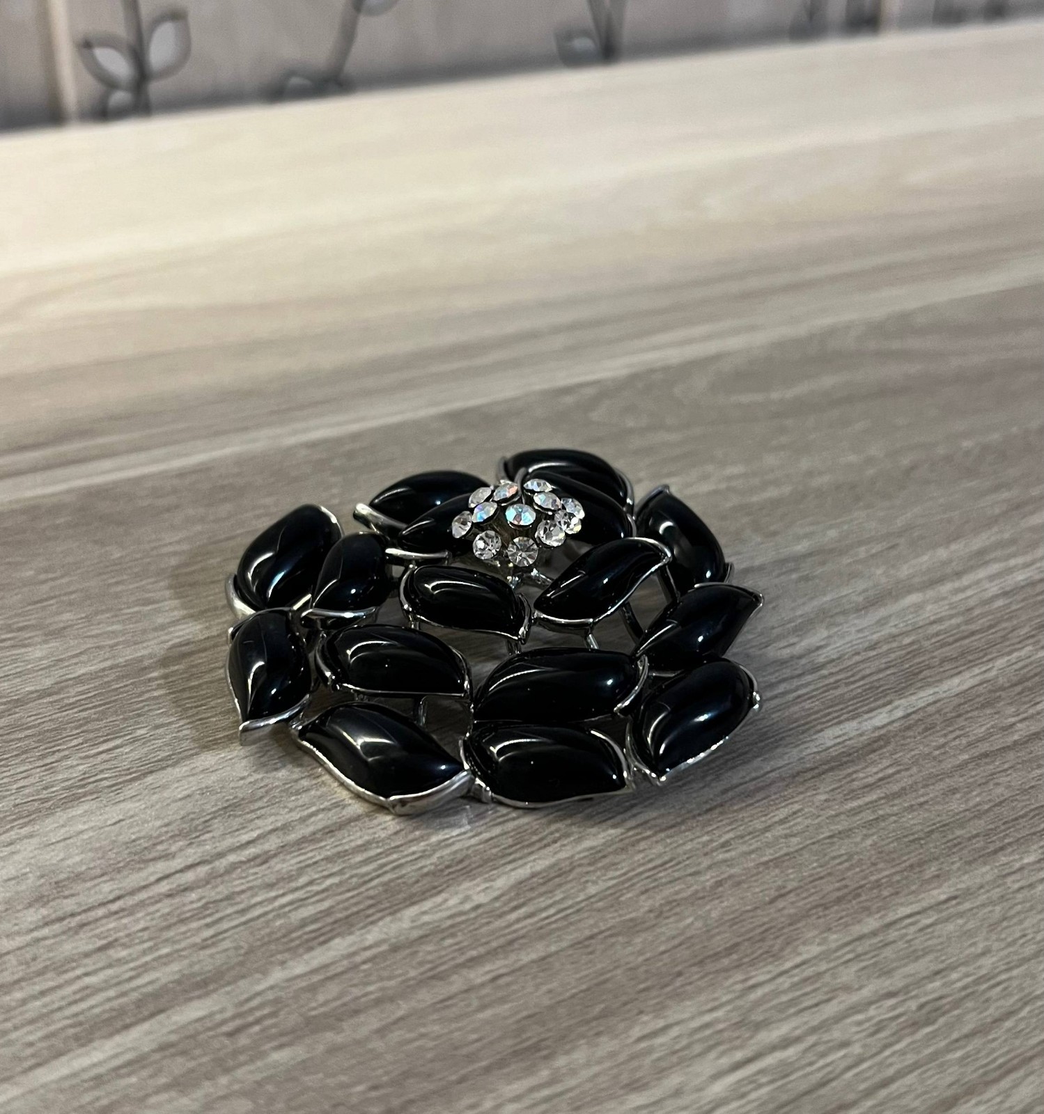 Vintage Black Flower Pendant Rhinestone Statement Necklace Charm Jewelry