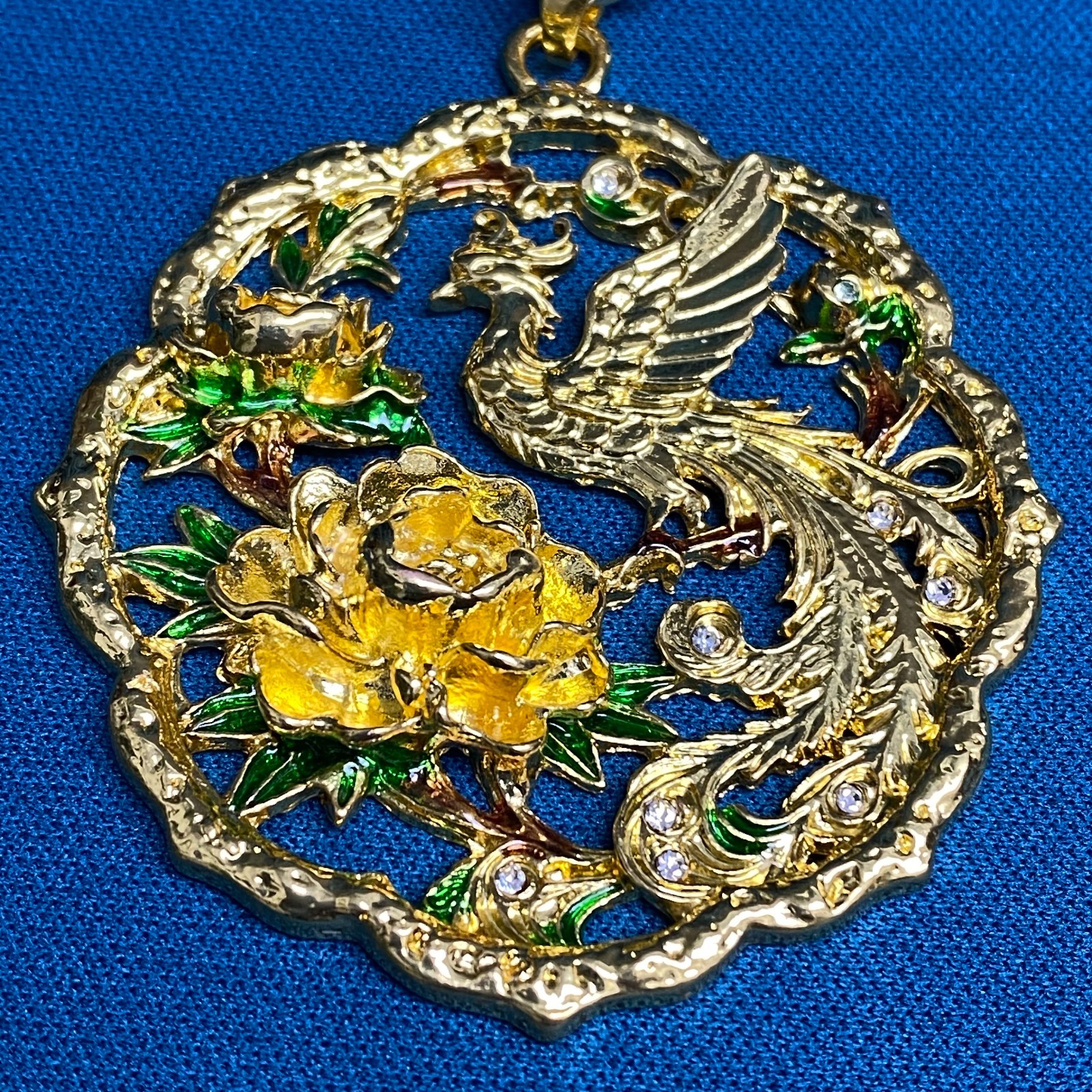 Vintage Chinese-Style Bird Pendant – Openwork Filigree with Jade-Toned Accents