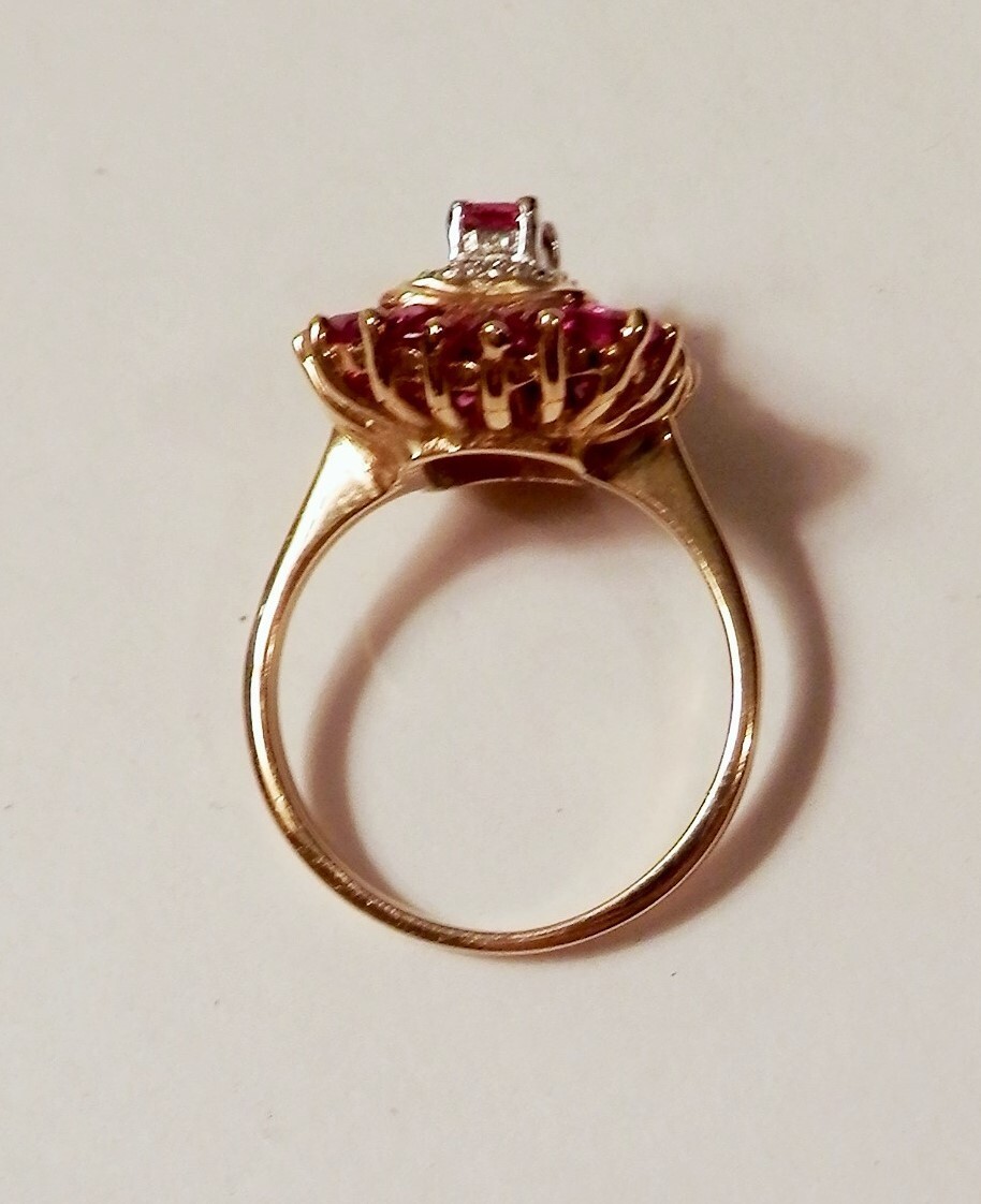 Beautiful Samuel Aaron Red Ruby & Diamond Accent 14K Yellow Gold Ring 6