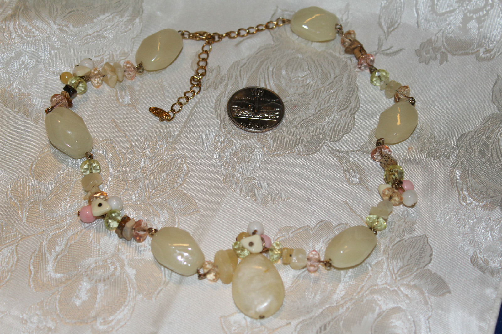 SALE! VTG WHITE GLASS BEADS/SHELL CHIP BEADS&PINK&CLEAR GLASS BEADS MARKED VCLM