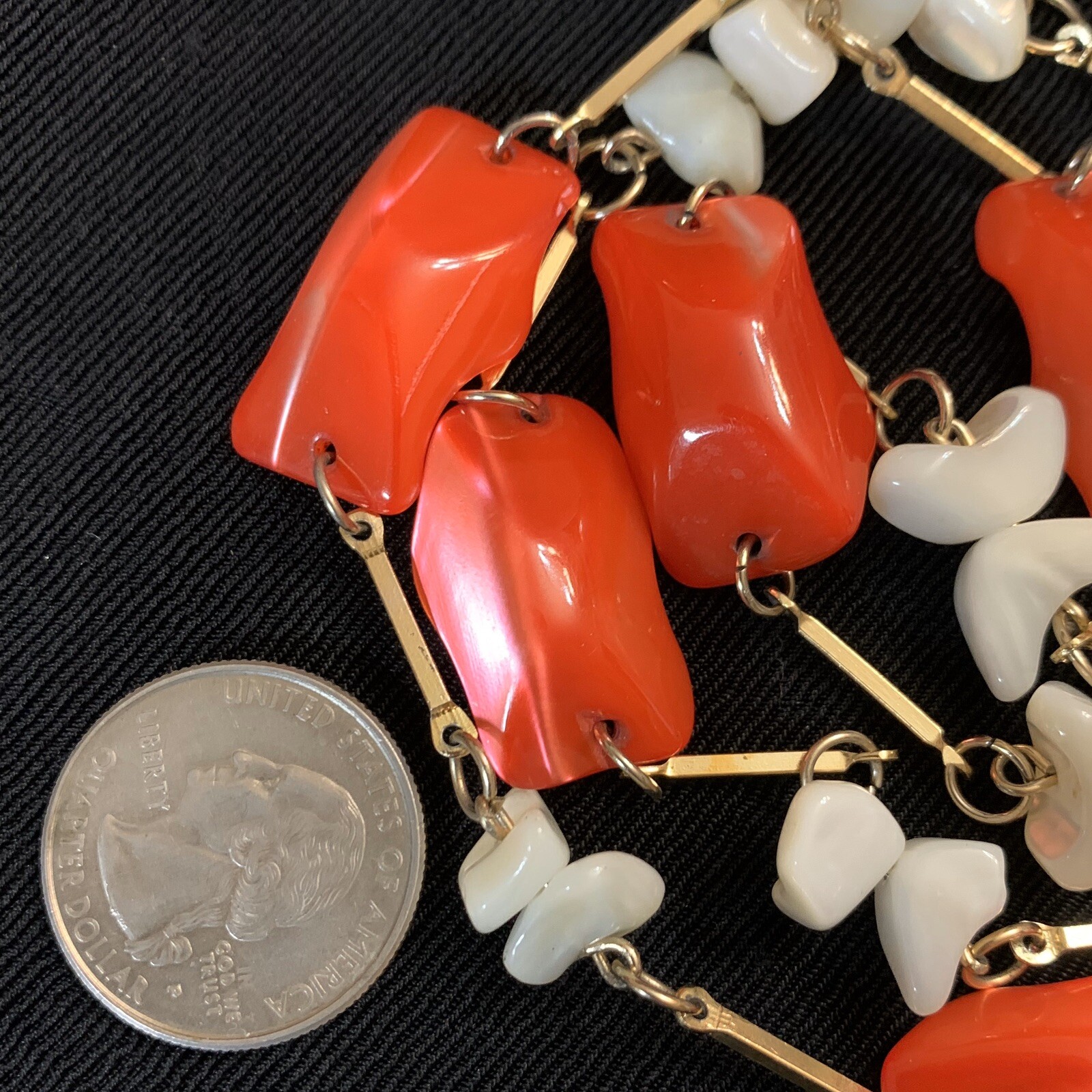 Vtg Red Mother Of Pearl MOP Shell Gold Tone Bar Link Necklace 26” Shell Station