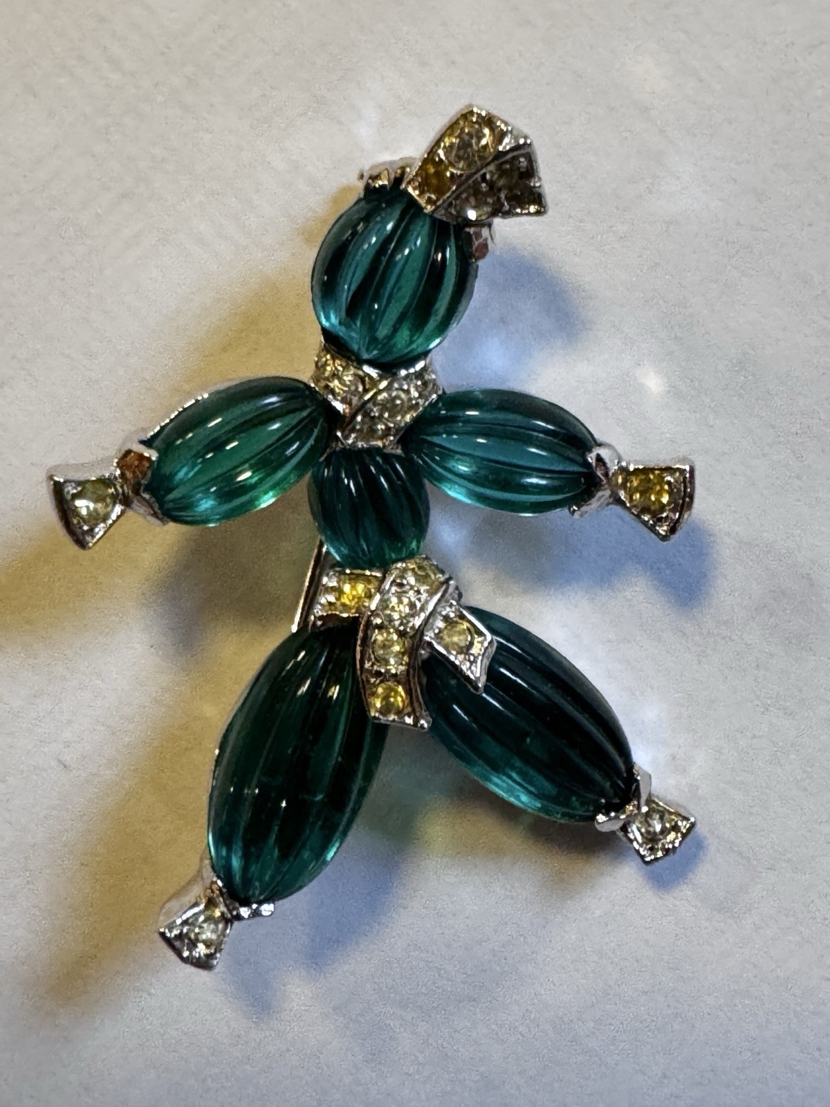 VTG CROWN TRIFARI PINS POM POM & TOM TOM SAPPHIRE GREEN GLASS RAG DOLL SIGNED
