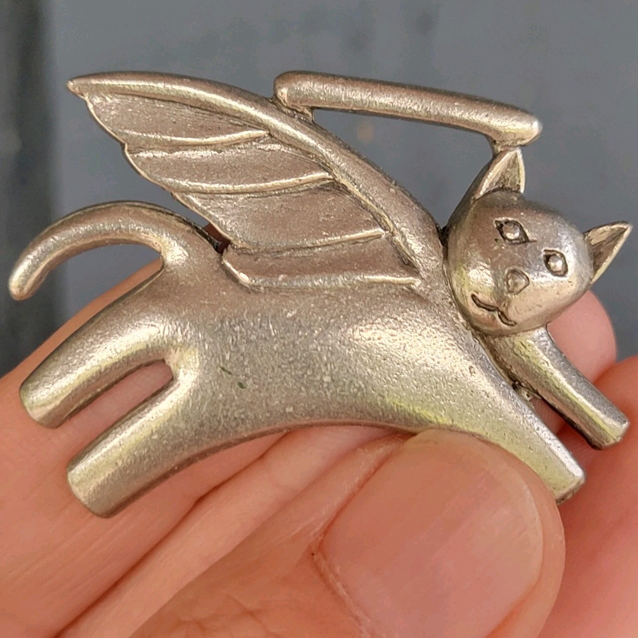 Vtg J. Clift Pewter Cat Pendant – Angel Cat Memorial Modernist Style 1.5″