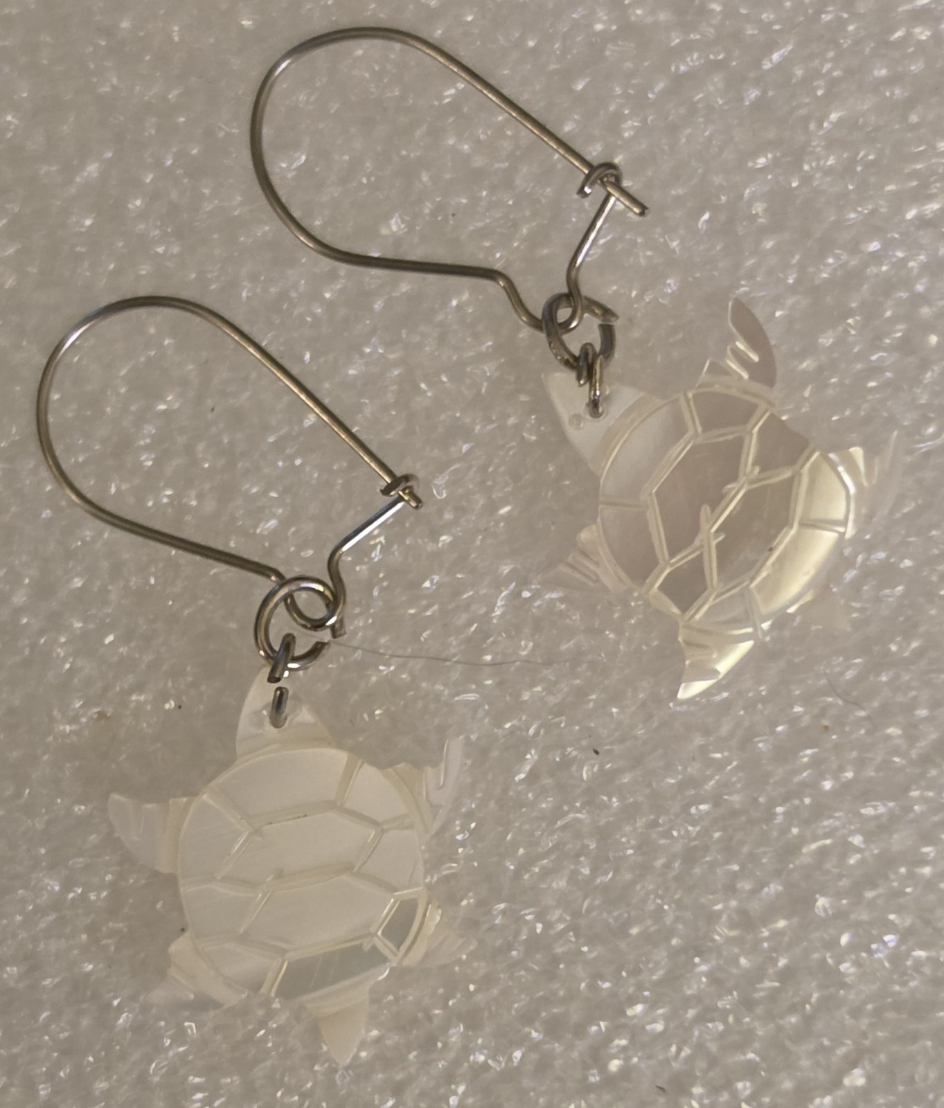 Vintage Hand Carved Mother Of Pearl Figural Turtles Pierced Drop Earrings