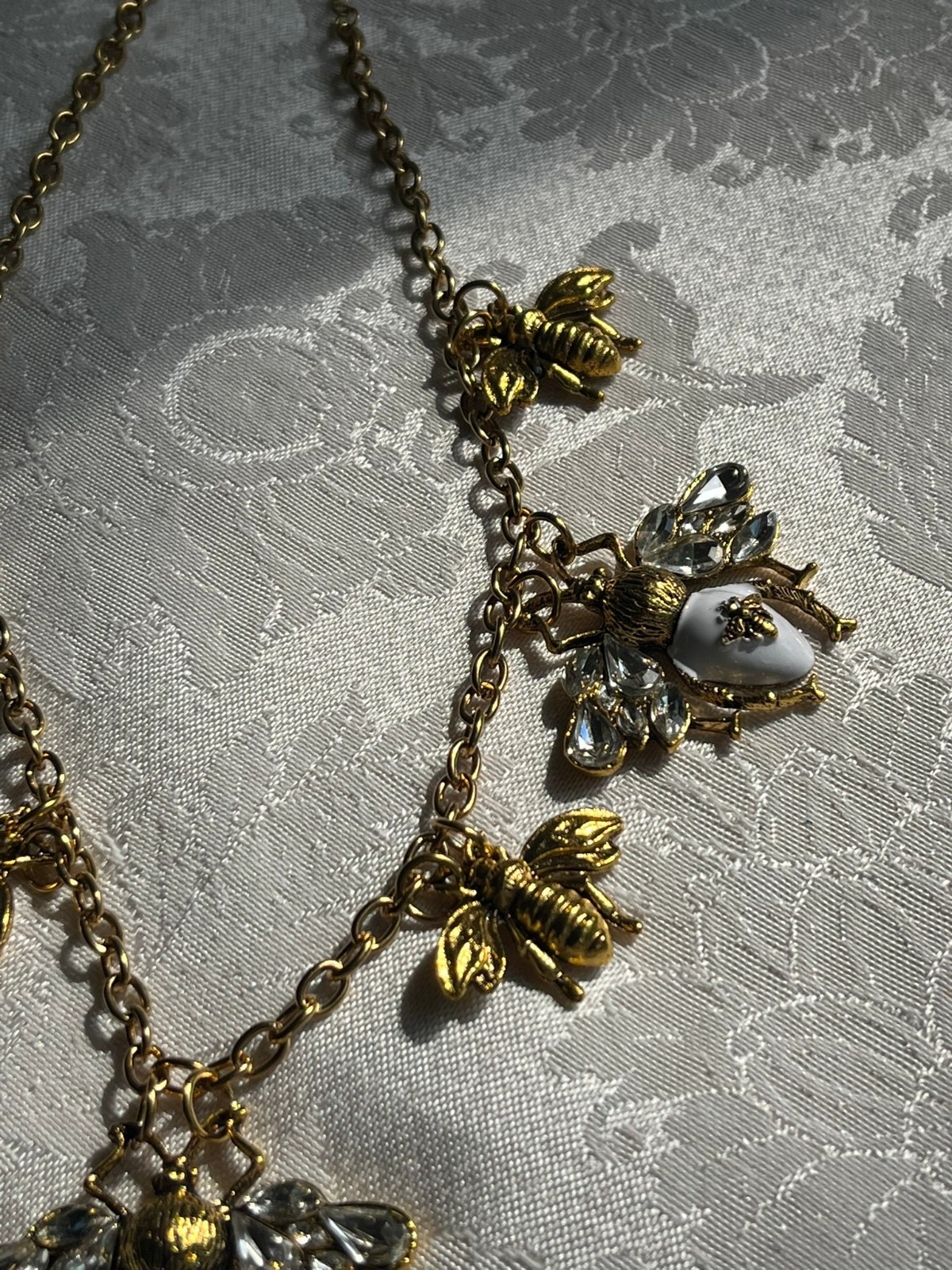 Vintage Style Multi-bee Charm Bib Necklace Gold-Toned Link Chain 18″