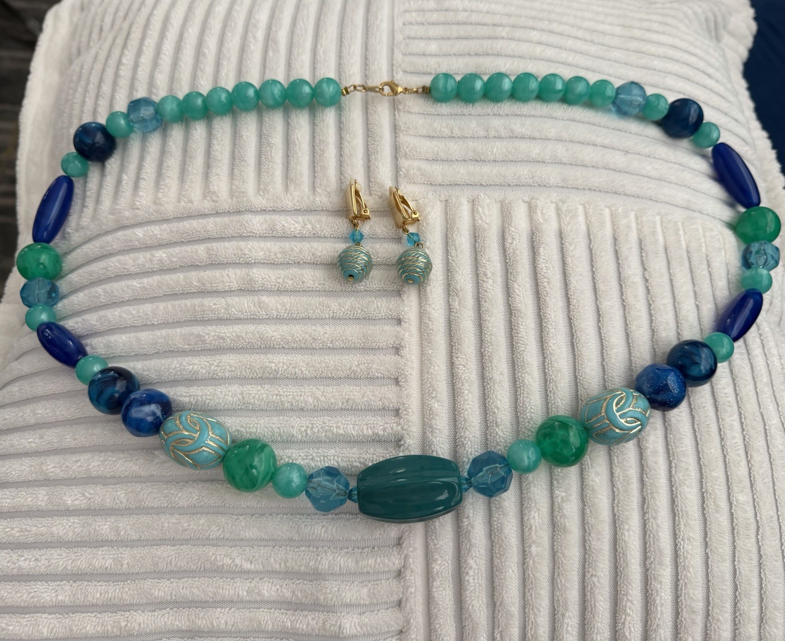 VTG 30” Gold/ Aqua Med Beaded & Royal Blue Necklace And Clip Earrings Set