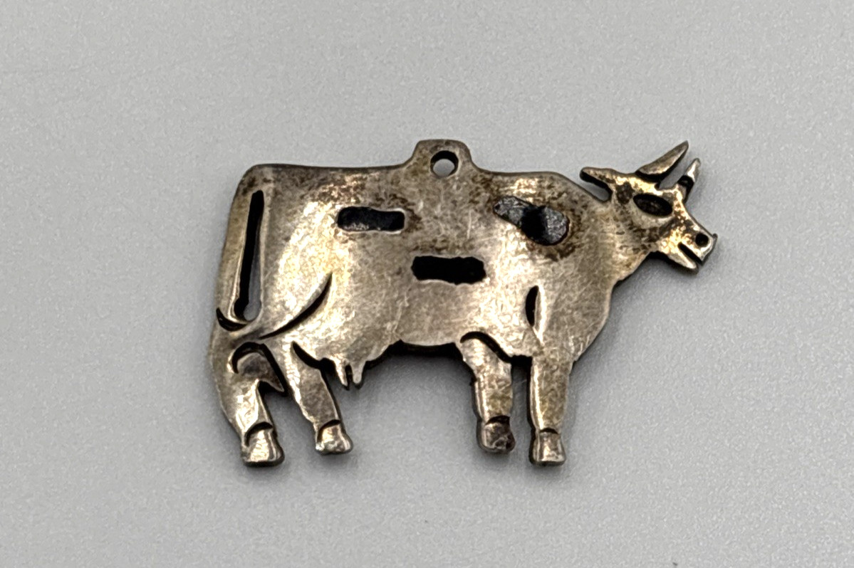 Vintage Mexico Cow Sterling Silver 925 charm/pendant 9.07 grams