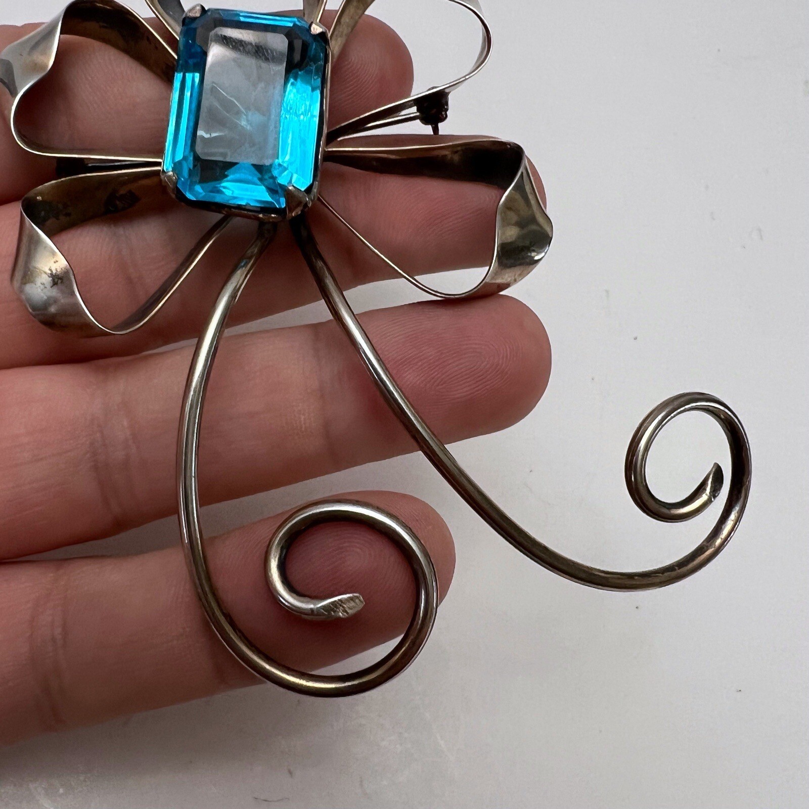 Vintage Sterling Silver Aqua Glass Large Scroll Swirl Ribbon Brooch Pin