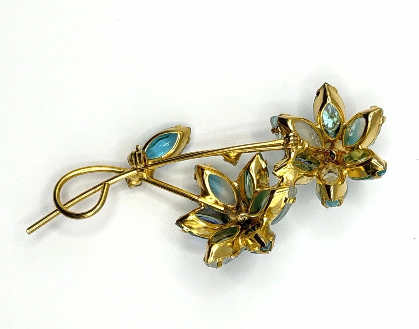 Vintage Blue Aqua Aurora Borealis Rhinestone Flower Brooch Pin Gold Tone MCM