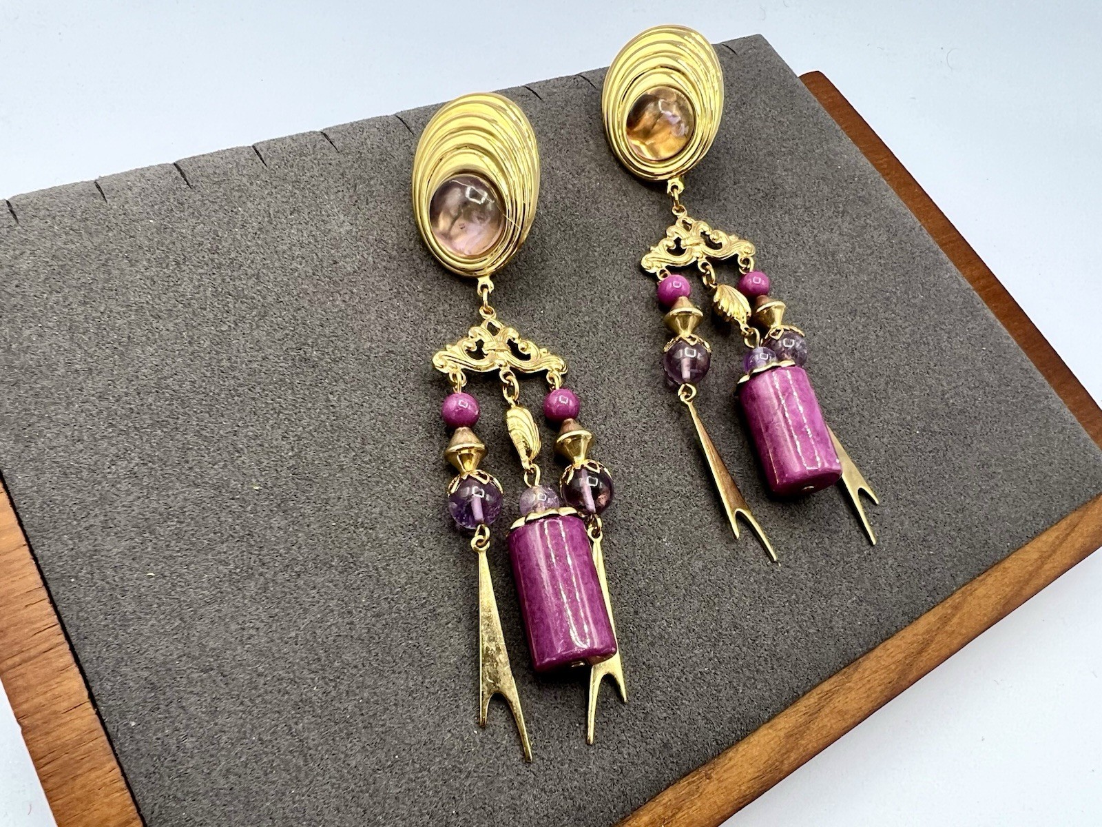 Vintage 1980s Saks NOS Gold Amethyst Fuchsia Chandelier Spikes Earrings RO-DO SI
