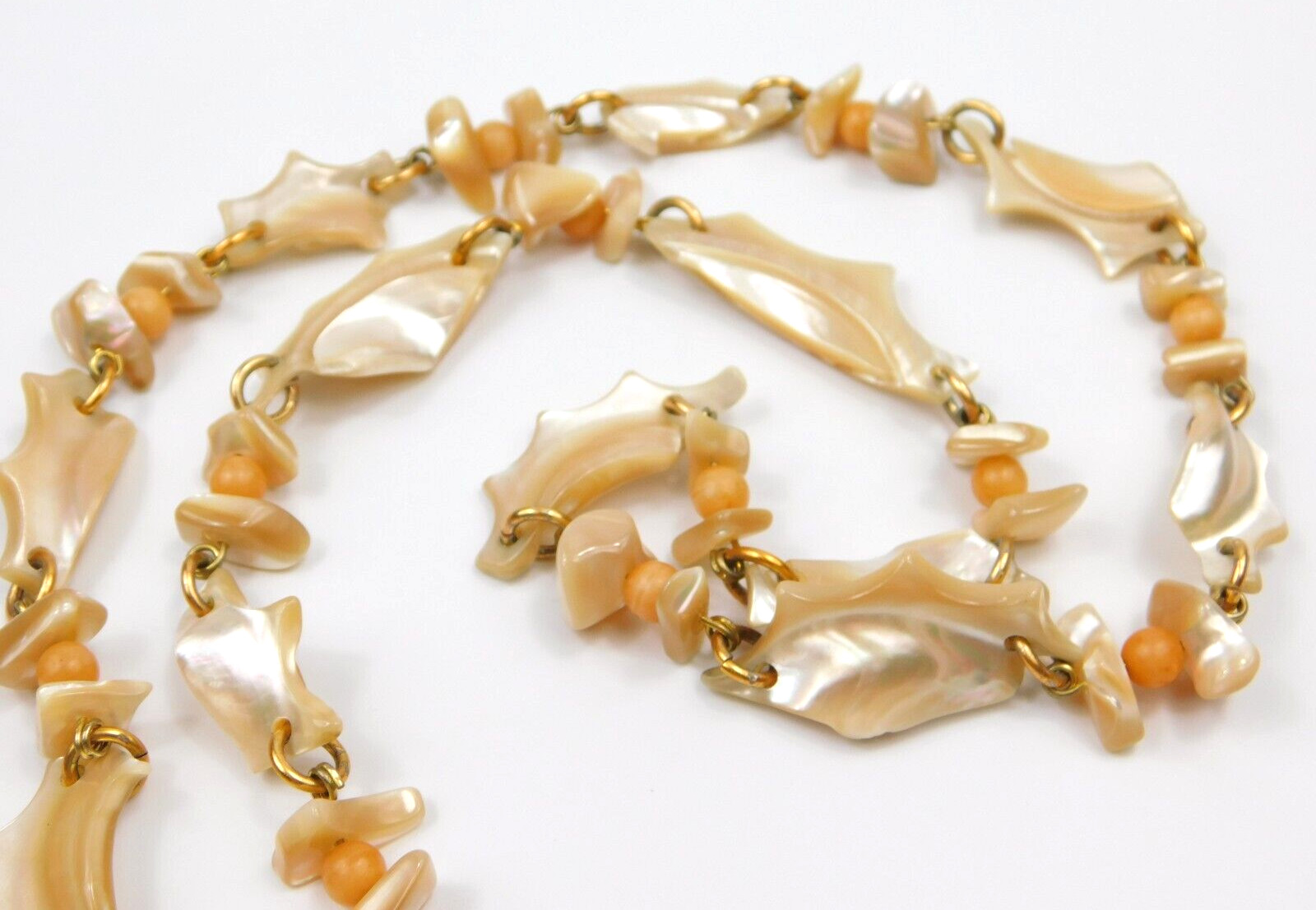 Vintage Gold Tone Unique Cream & Orange Mother of Pearl Chip Necklace 34″ Long