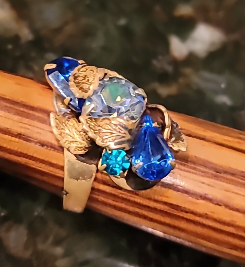 Jewelry Ring Czechoslavacia Glass Gold Wash Brass Hand Crafted Antique 3/4″