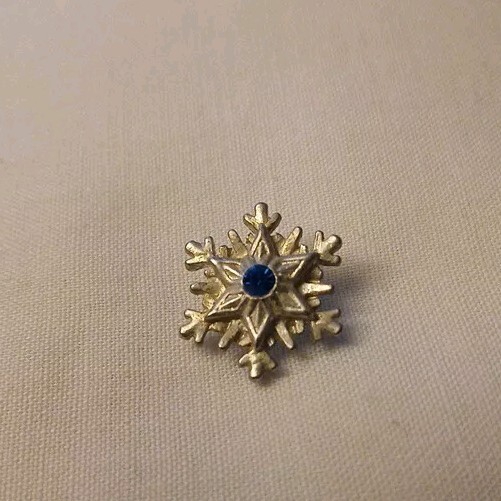 Vintage Snowflake Lapel Pin Silvertone with Blue Collectible Souvenir Excellent