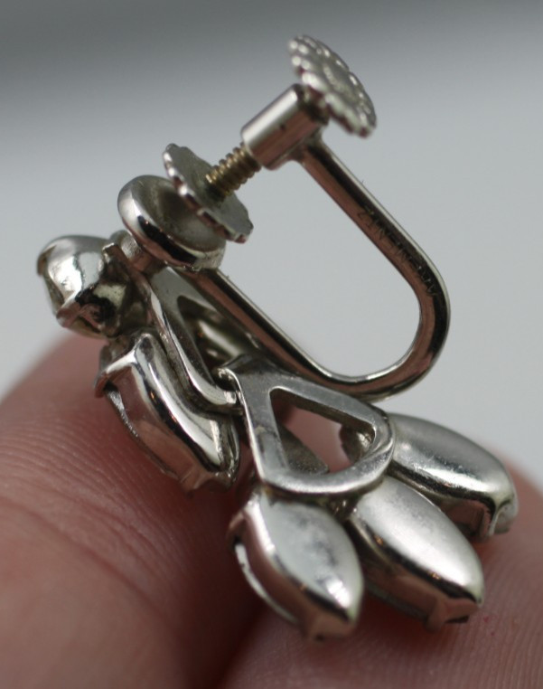 Vintage Krementz Silver Tone Clear rhinestone drop dangle screw back earrings