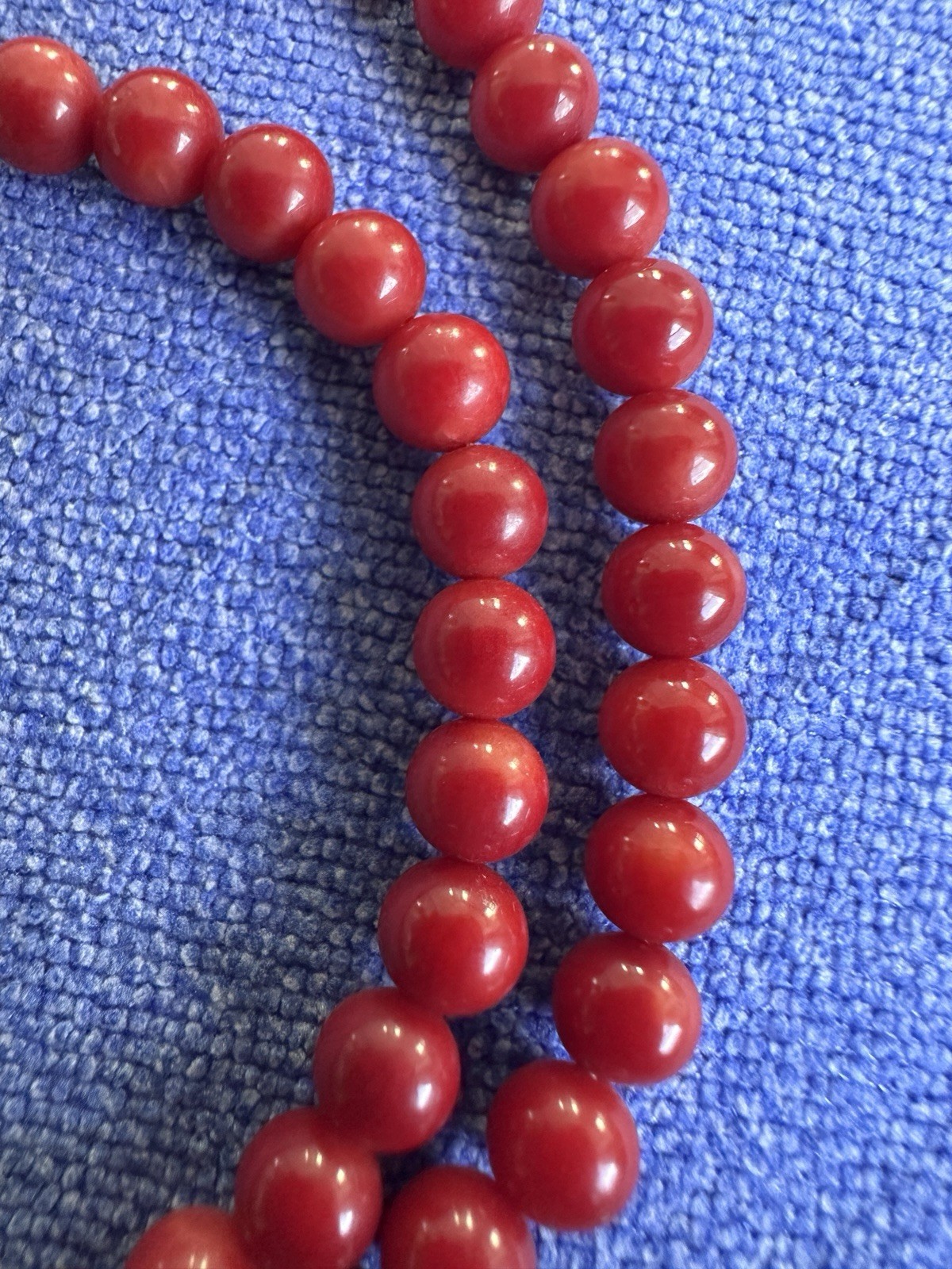 Vintage Red Coral Bead Necklace 18” 5.5mm Round Beads 14K Gold Clasp