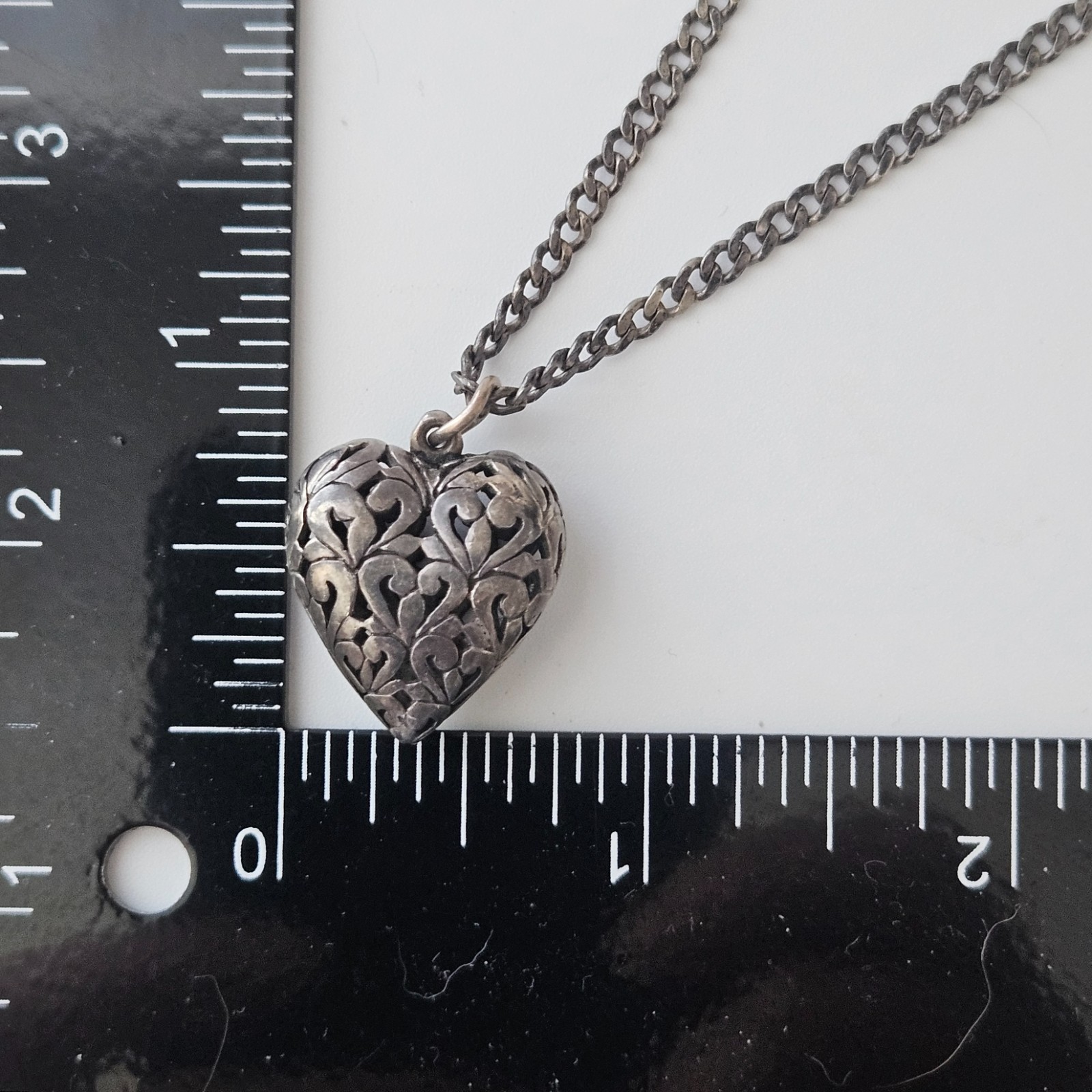 Vintage Sterling Silver Puff Heart Pendant Necklace Filagree Scroll 16″