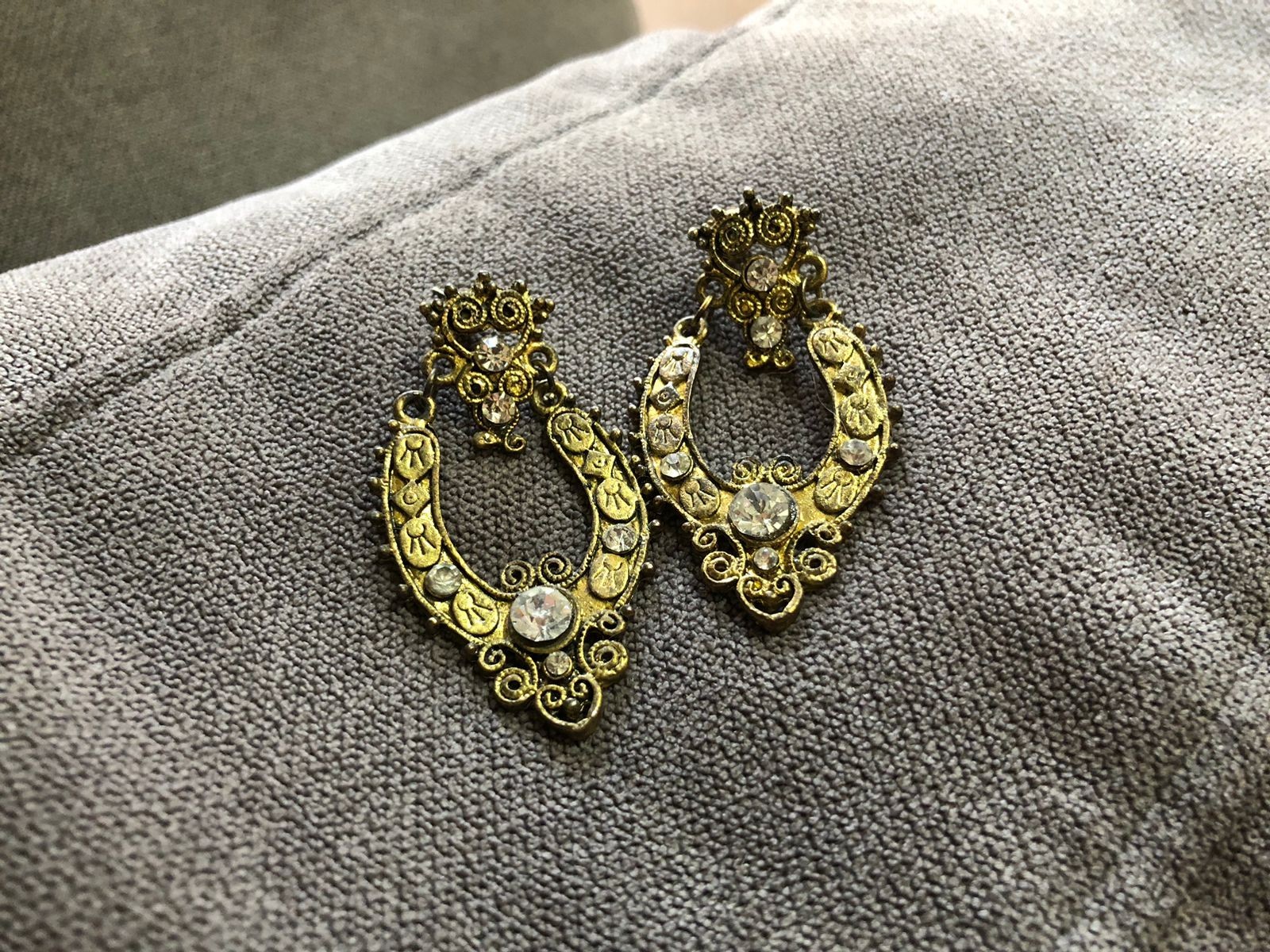 antique gold tone crystal rhinestone drop dangle earring victorian style