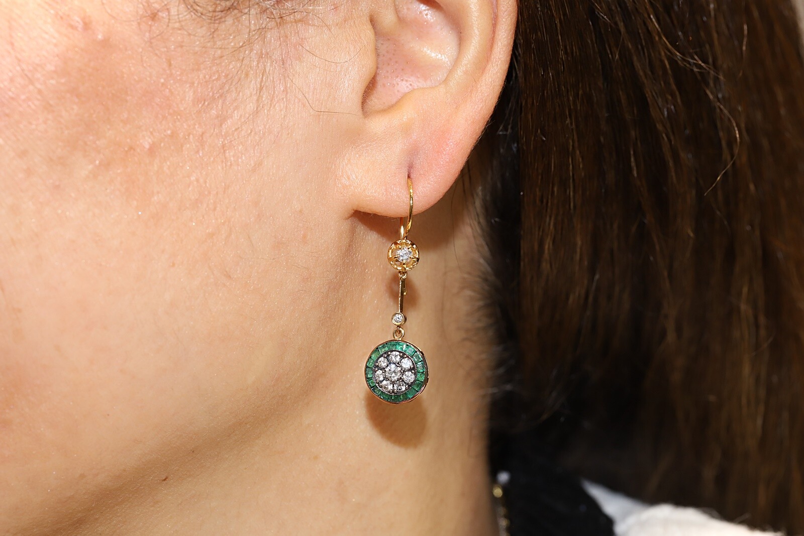 New Made 14k Gold Natural Diamond And Caliber Cut Emerald Decorated Earring