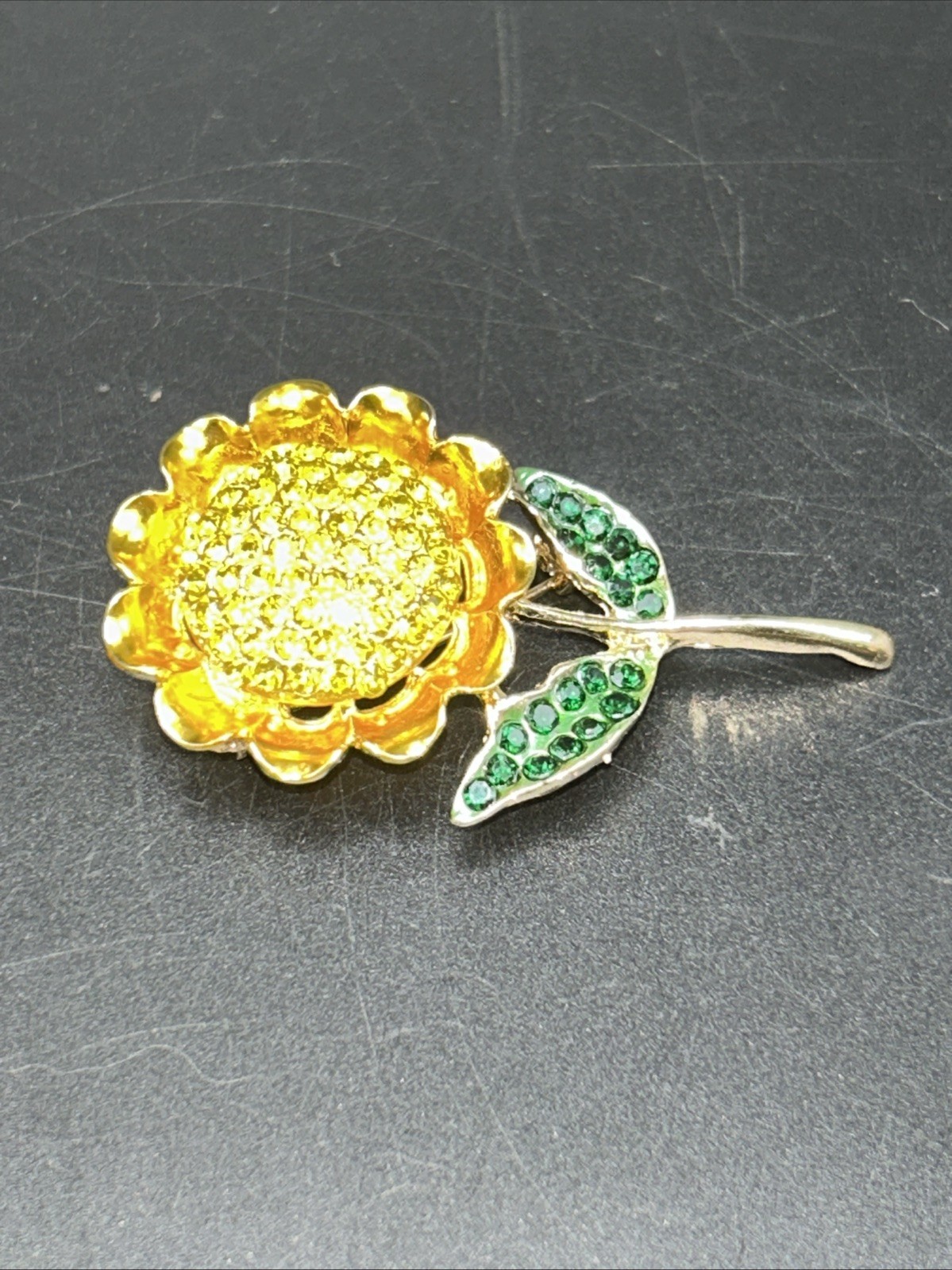 Modern Costume Jewelry Sunflower Pin Brooch Goldtone 2”