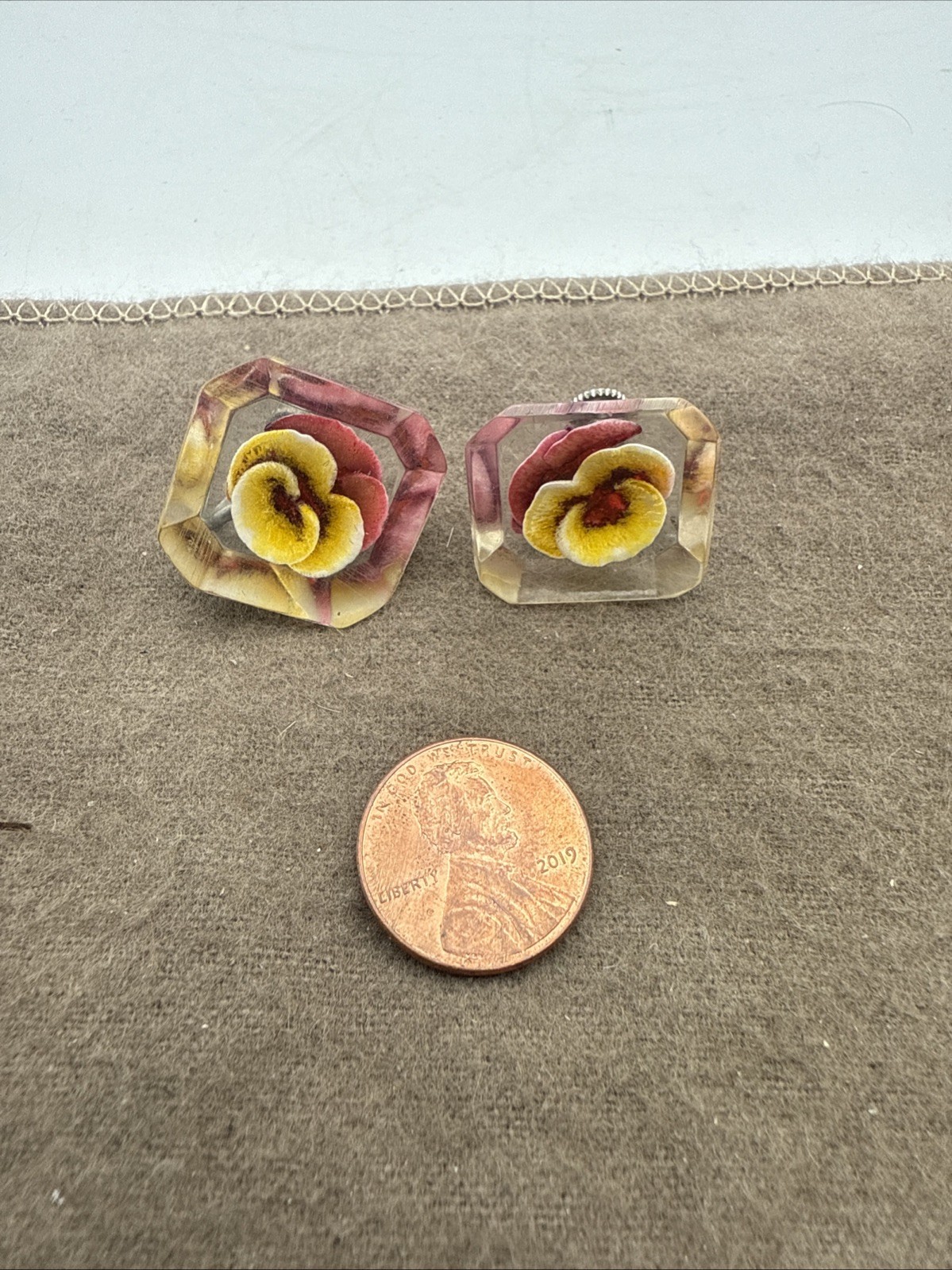 Vintage Reverse Carved Pansy Lucite Screw On Back Earrings