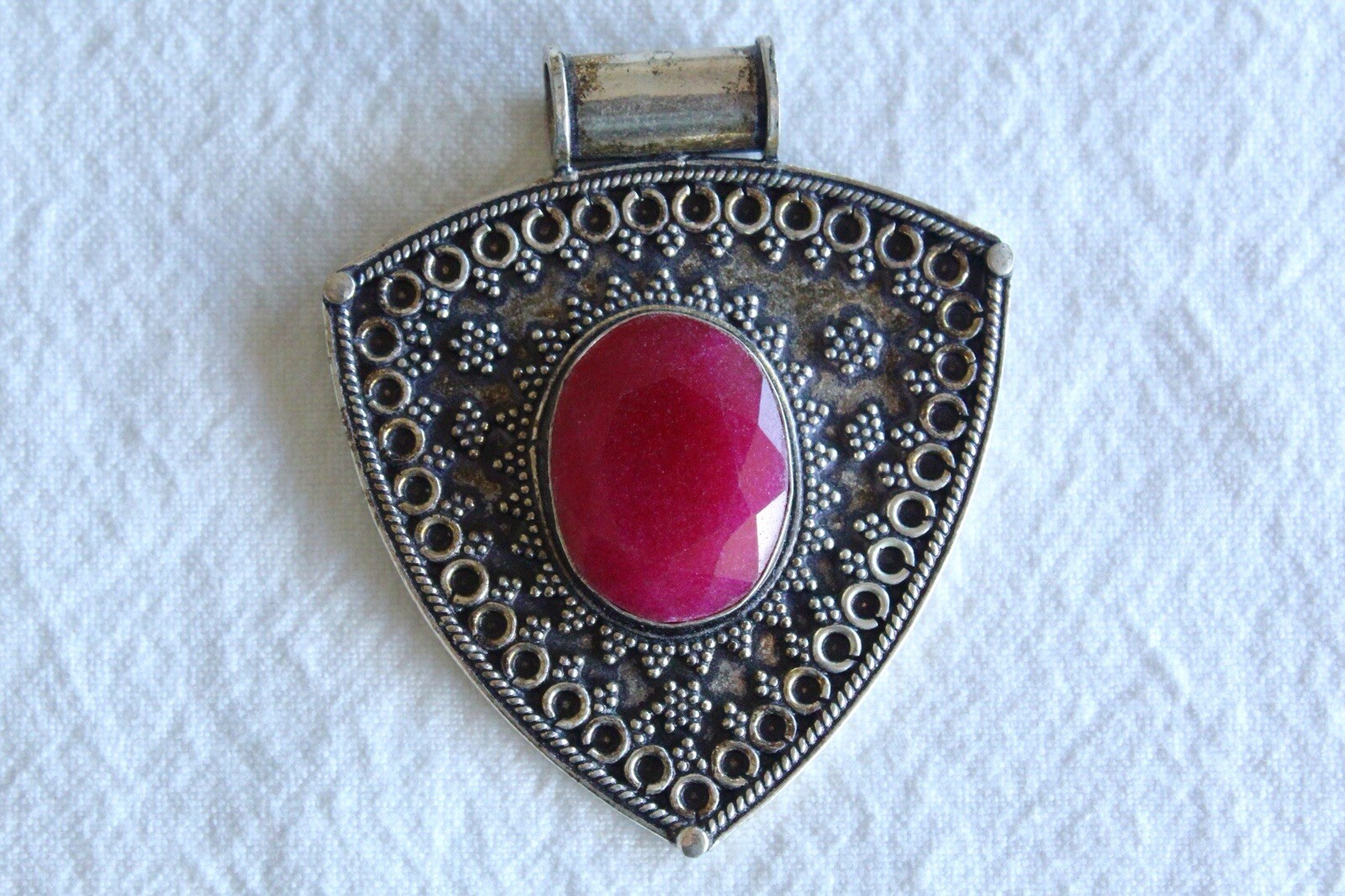 Stunning Dyed Dark Pink Quartz Necklace Pendant w/ Detailed 925 Sterling Silver