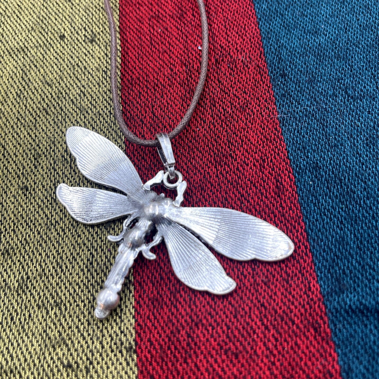 Vtg Retro Rhinestone Enamel Dragonfly Pendant Necklace Brown Leather Cord 16″