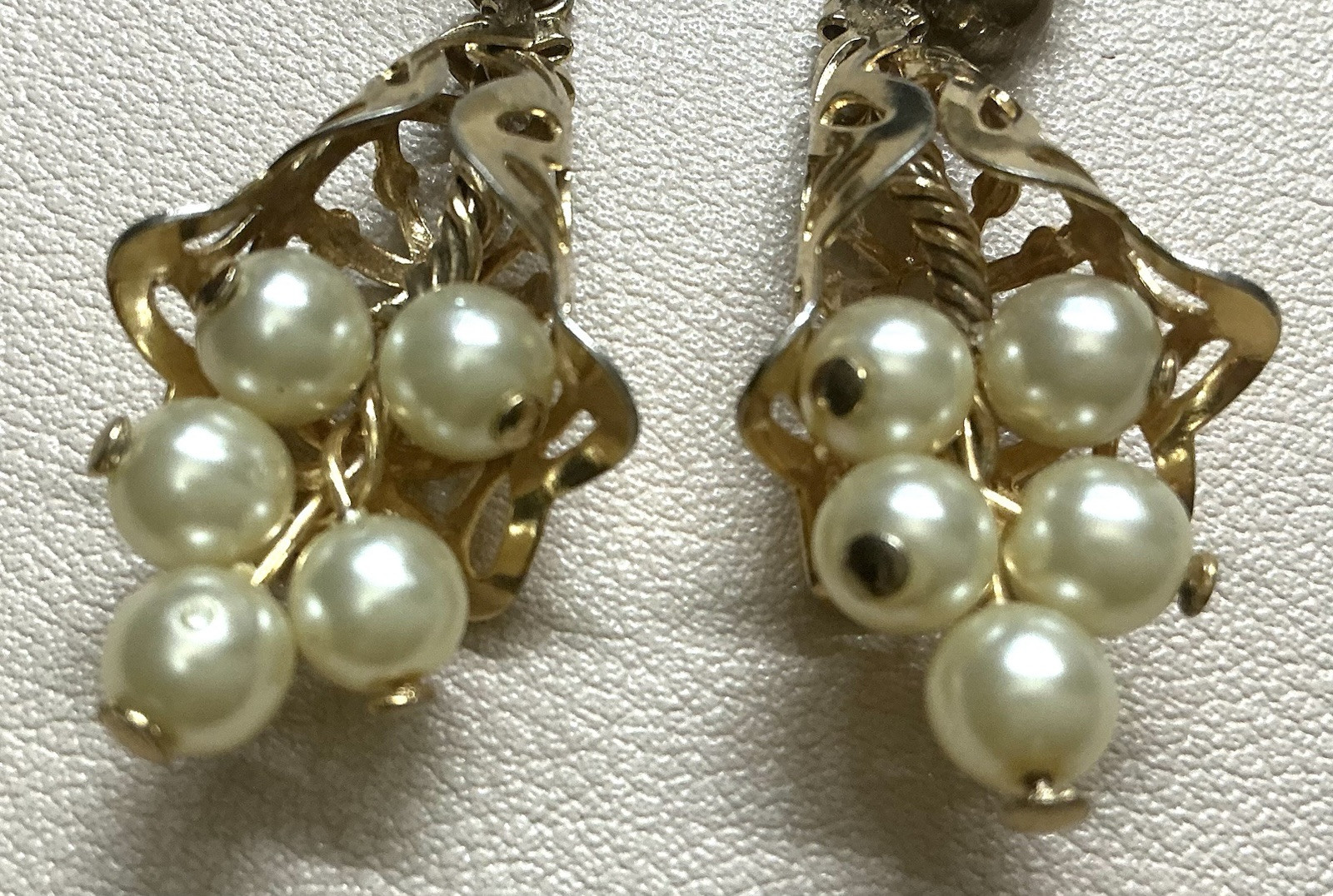 Earrings Cluster Bunch of Pearls Gold Tone Filigree Mounting Stud Post 1950s