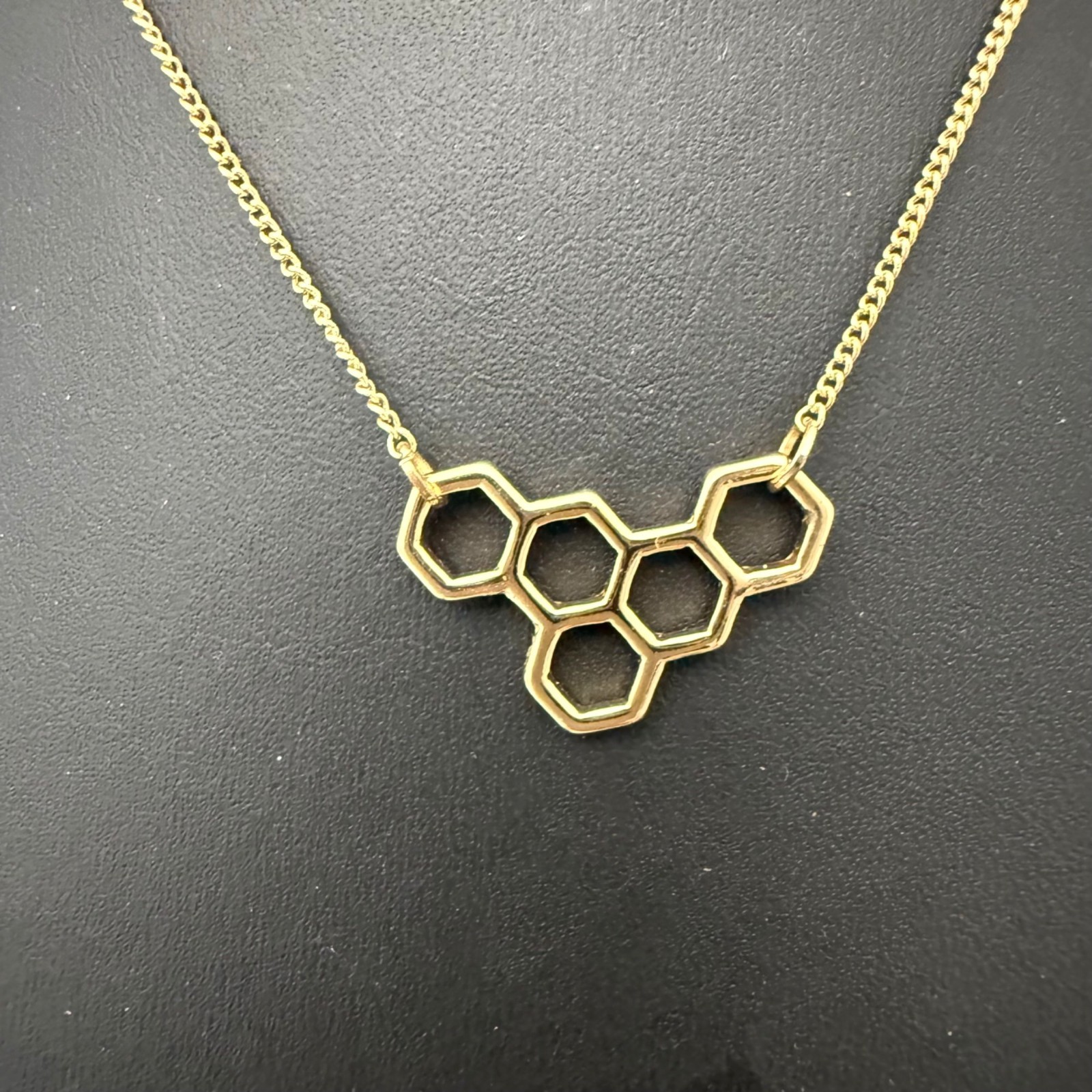 Liz Claiborne Necklace Honeycomb Minimalist Daily Wear Gold Tone 16 to 19 inches