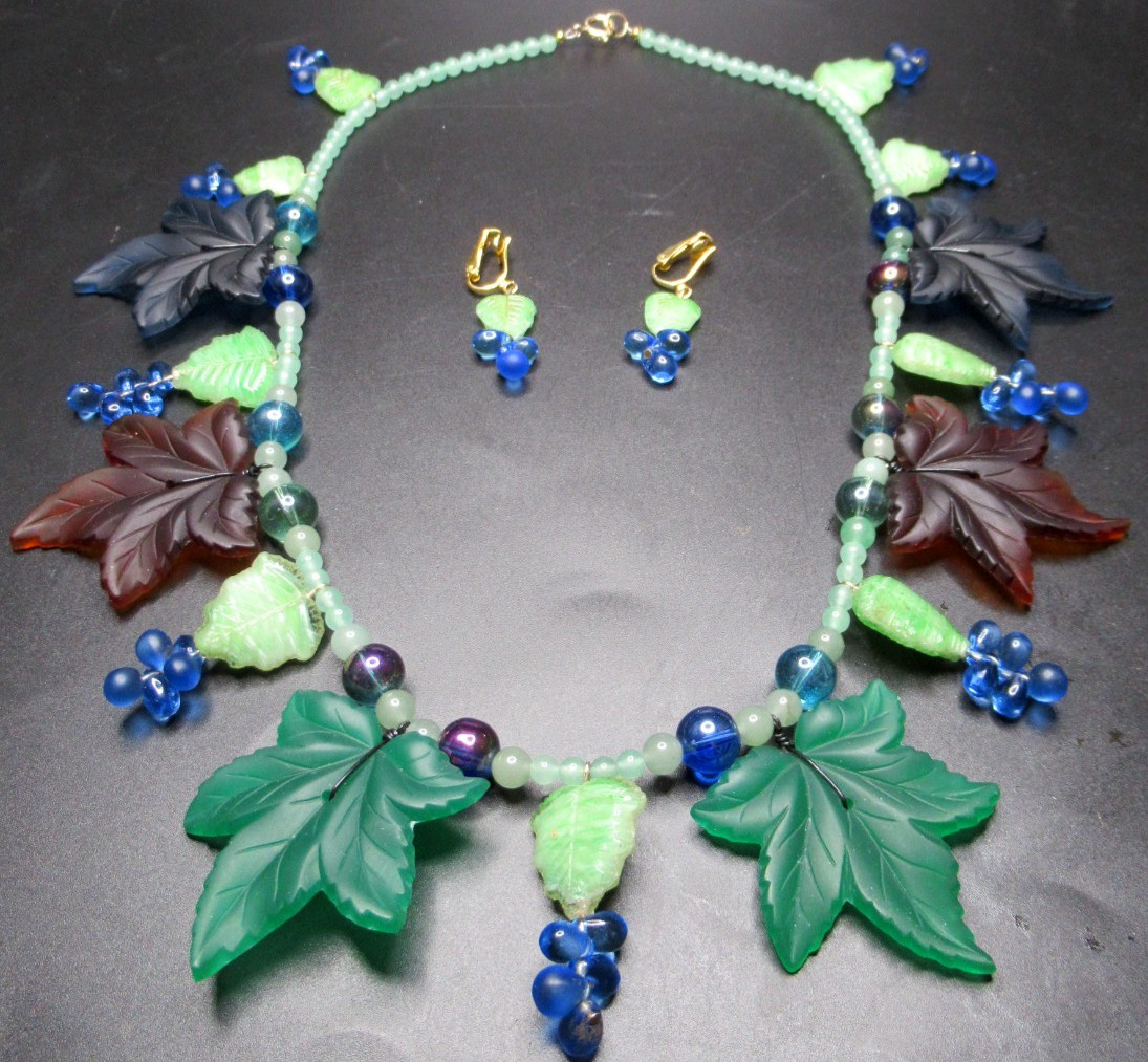 Amazing Jade & Glass Leaves Beaded Vintage Necklace Earring Set
