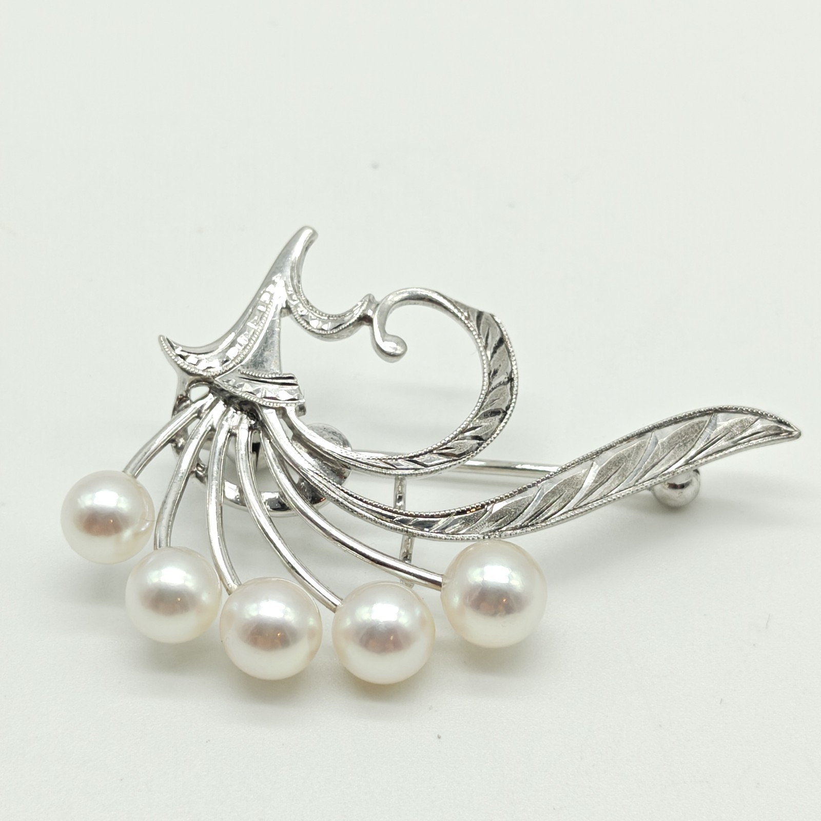 Vintage Mikimoto 5 Akoya Pearl Sterling Silver 925 Floral Design Small Brooch