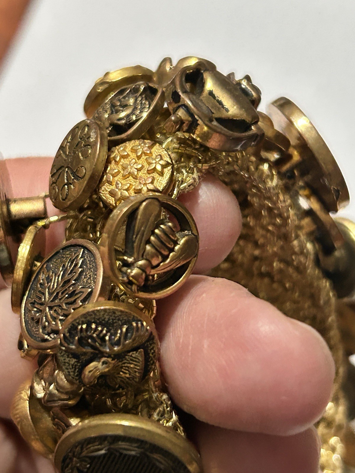 Vintage Mid-Century Buttons Bracelet Stretchy Crochet Gold Tone Victorian Style