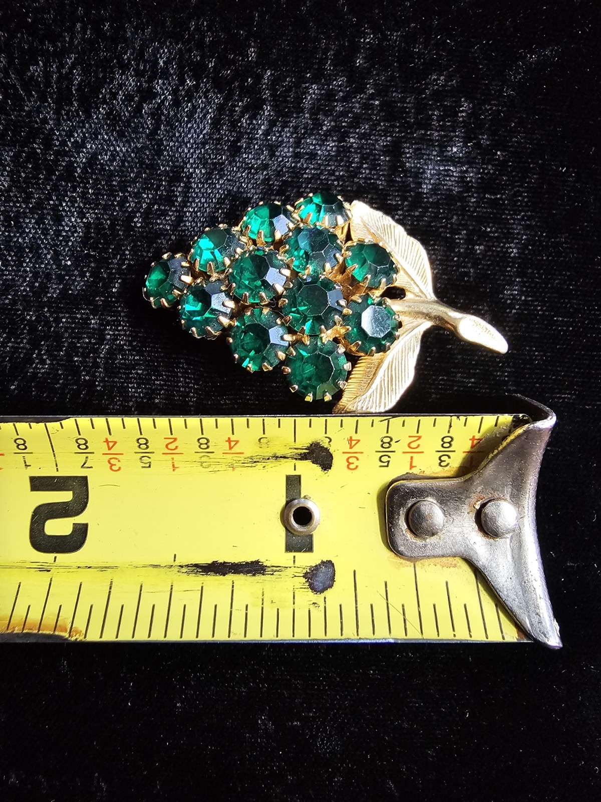 Estate Grape Cluster Brooch Green Rhinestones Gold Tone Prong Set Mcm Pin