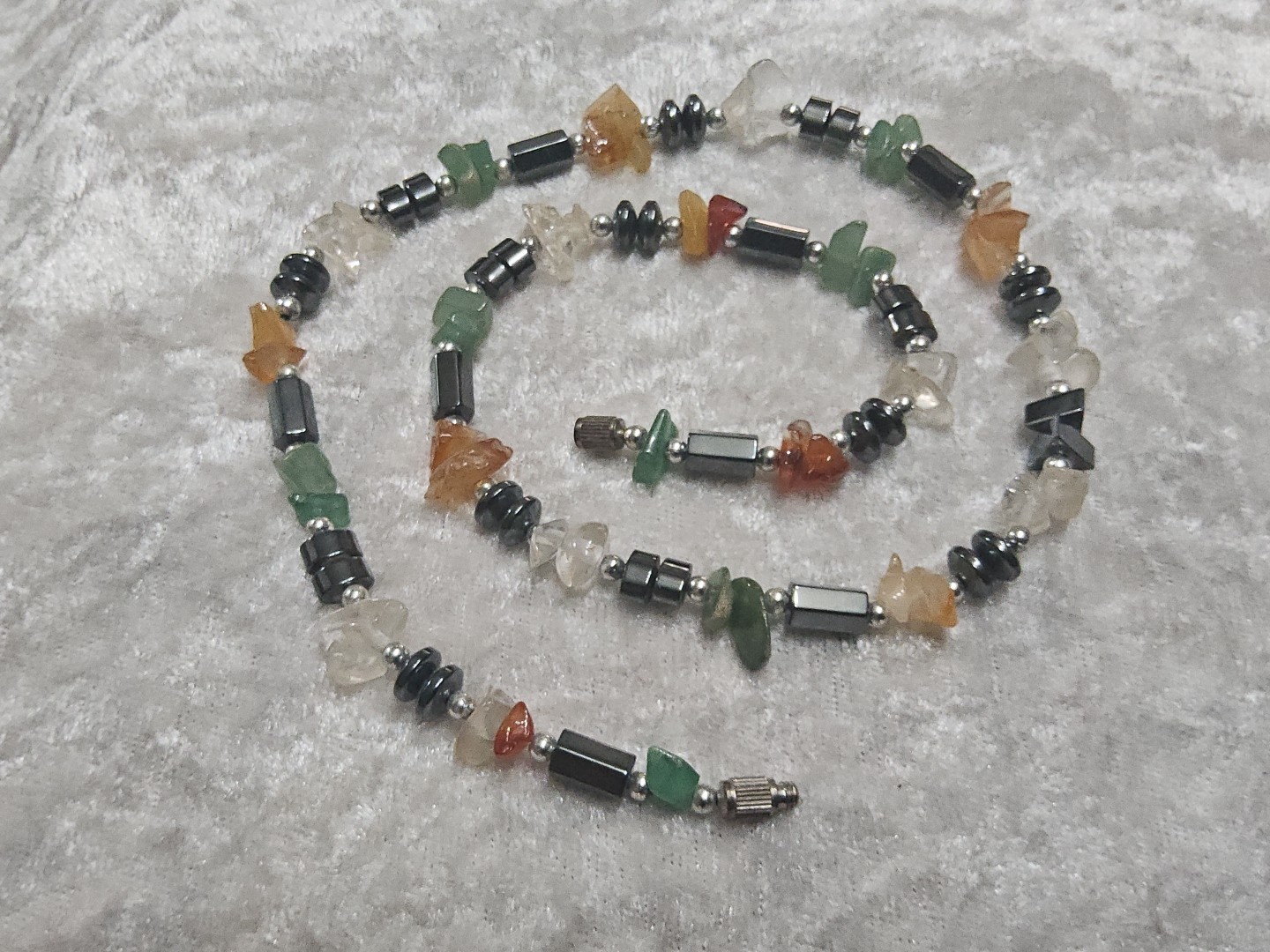 VTG Green Apple Agate Orca Chalcedony Hematite Chip Necklace Barrel Clasp 70’s