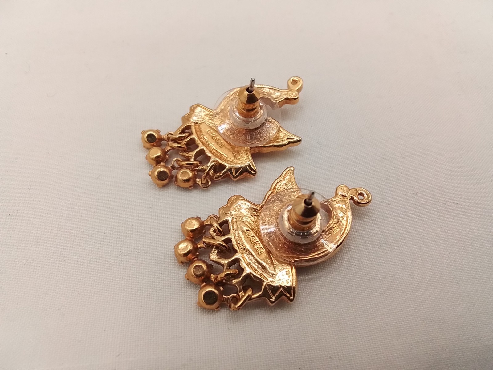 ROYAL PEACOCK BIRD PURPLE PRONGED RHINESTONE VINTAGE ESTATE PIERCED EARRINGS