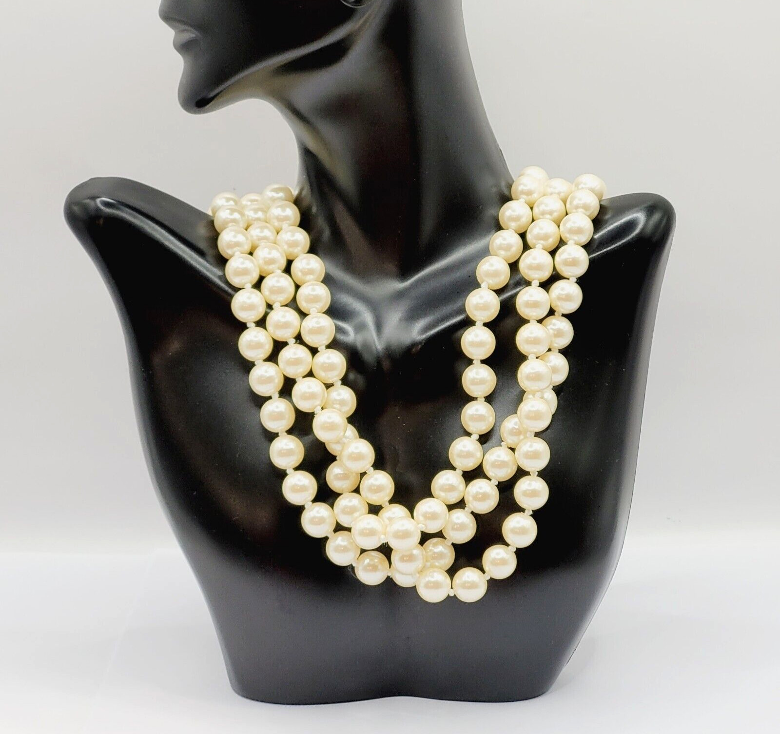 Triple Strand Faux Pearl Hand Knot Gold Tone Clam Shell Charm Clasp Vtg Necklace