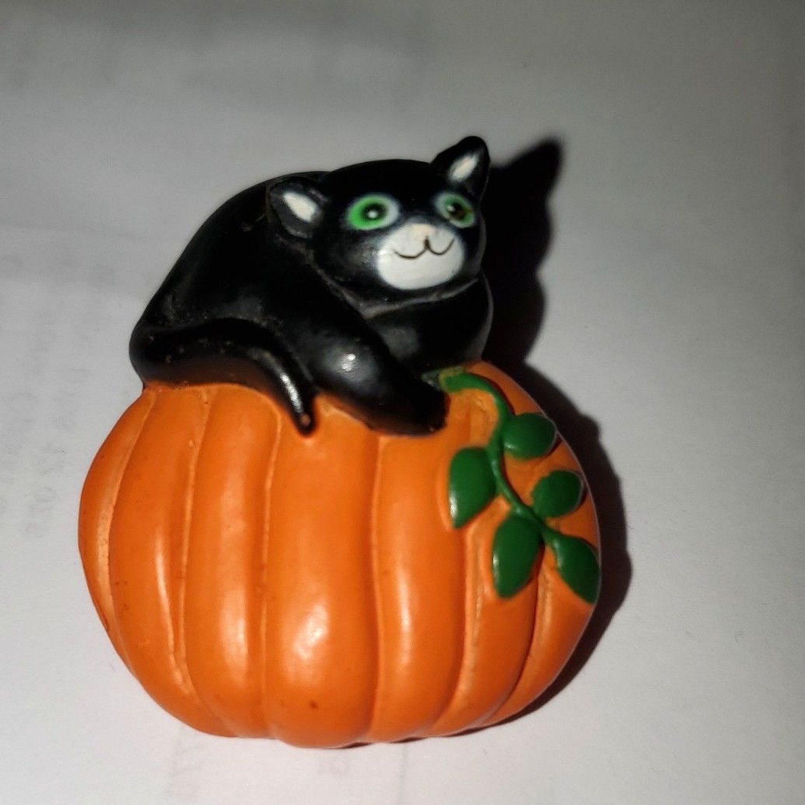 A Fun World Vintage Brooch Pin Black Cat on Pumpkin Halloween Fun Spooky