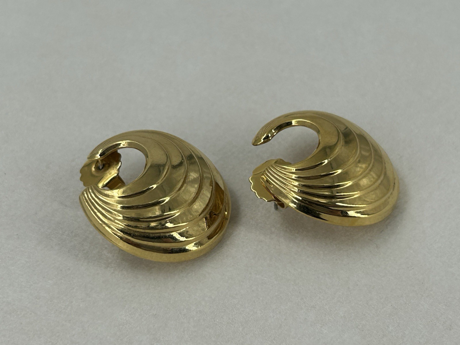 Vintage Polished Gold Tone Ribbed Wave Statement Earrings