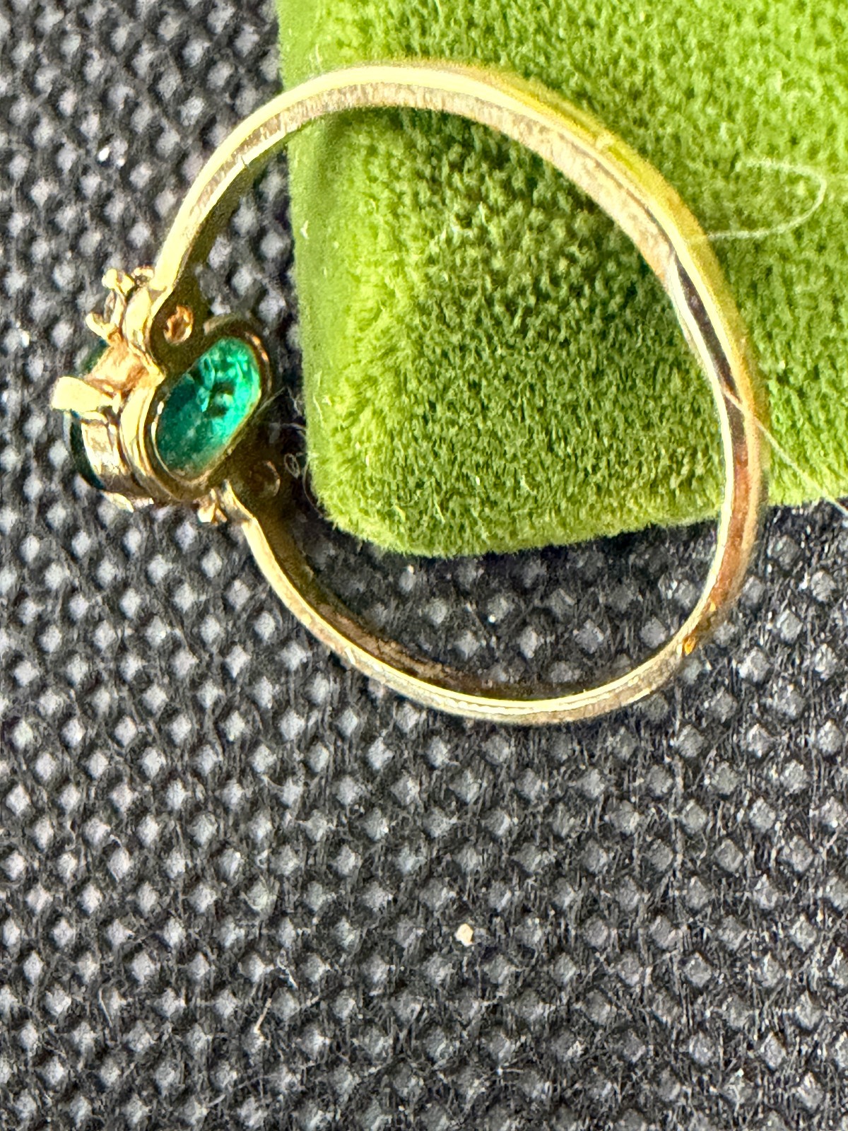Vintage Simulated Emerald Stamped 18k HGE Ring Size 7 May Birth Stone Green