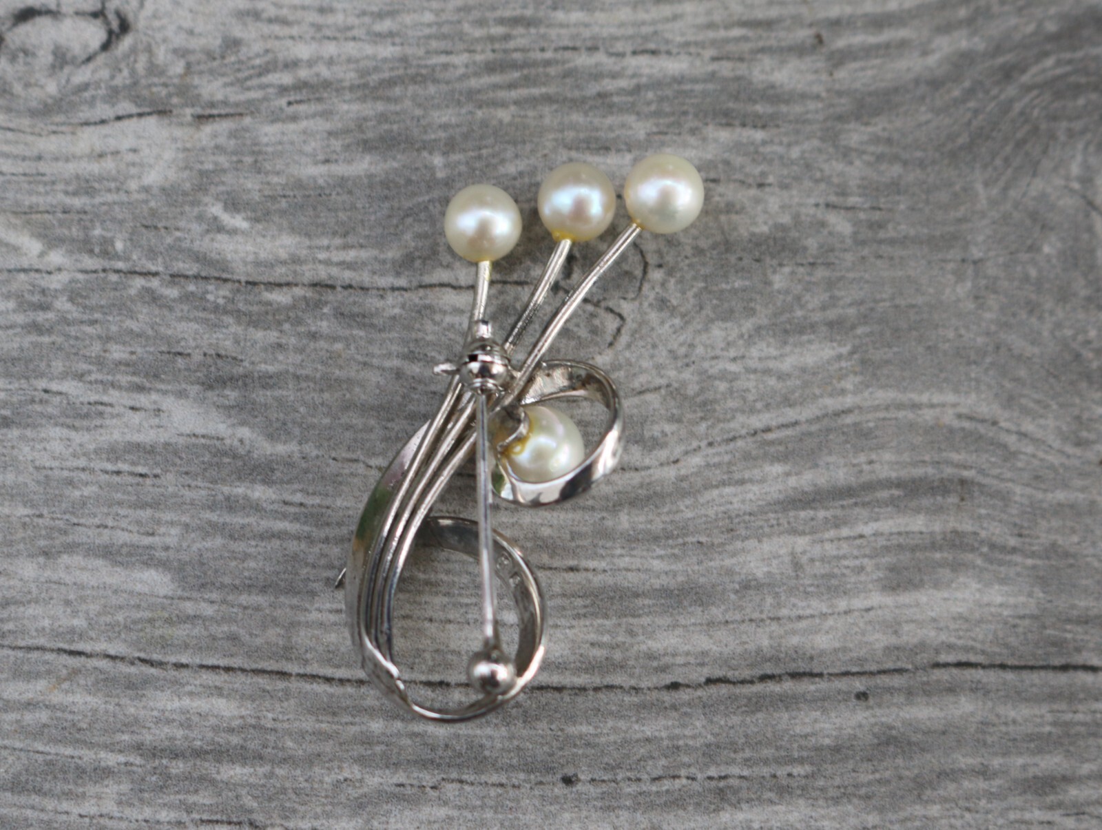 Authentic Vintage MIKIMOTO Sterling Silver Akoya Pearl Pin Brooch
