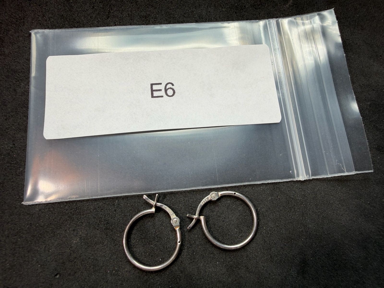 0.76g Vintage Sterling Silver 925 Small Hoop Earrings Classic Minimalist M